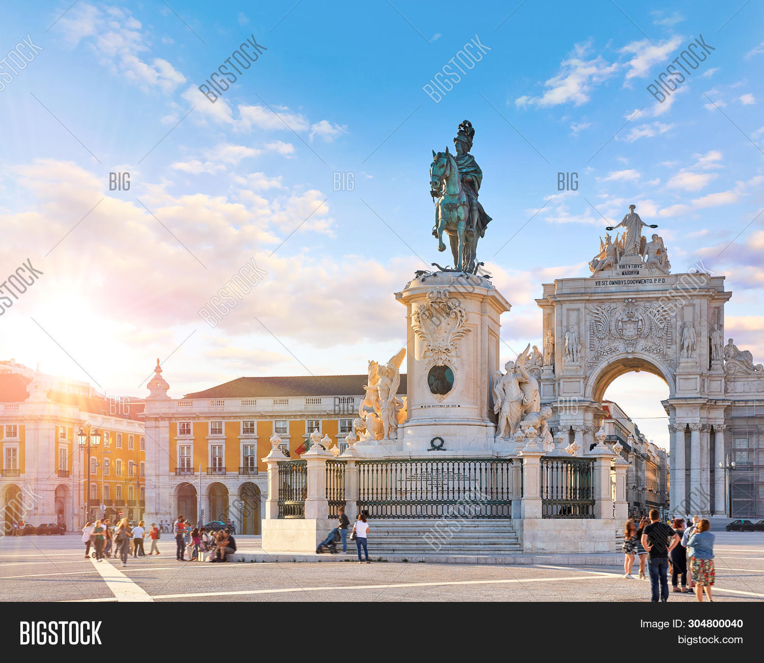 afternoon,alfama,ancient,arc,arc de triomf,arch,architecture,art,building,capital,city,cloud,comercio,day,destination,district,europe,evening,famous,historic,house,jose,king,landmark,lisboa,lisbon,lisbonne,location,monument,old town,portugal,portuguese,praca,praca do comercio,sculpture,sky,spain,statue,street,sun,sunlight,sunset,sunshine,town,travel,triomf,triumphal,triumphal arch,urban