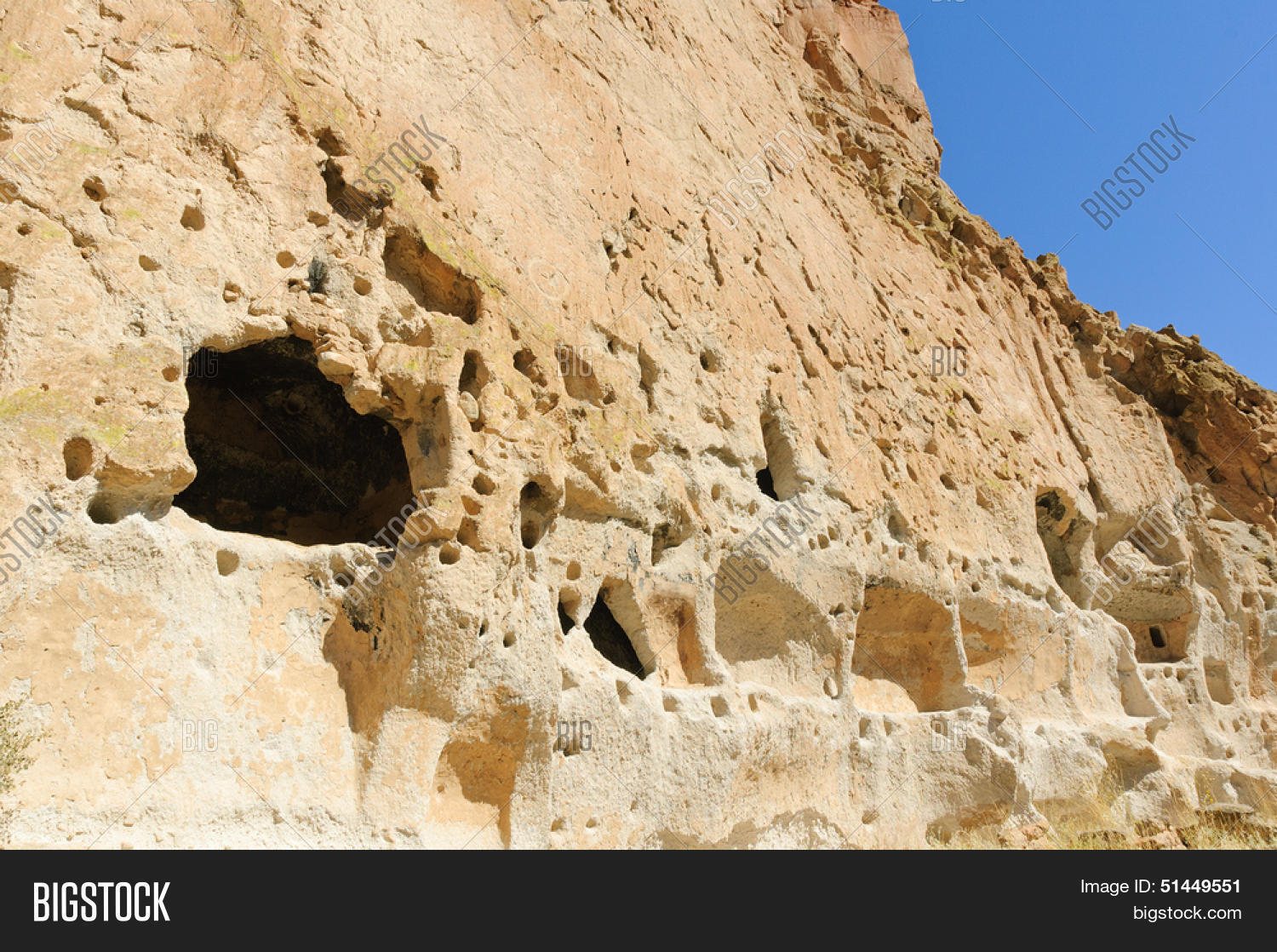 anasazi,ancient,arizona,bandelier,bandelier national park,building,cliff dwellings,colorado,entrance,hisatsinom,historic,historical,hohokam,hopi,indians,kachina,kiva,ladder,mogollan,new mexico,old,pueblo,religious,room,structure,usa,utah