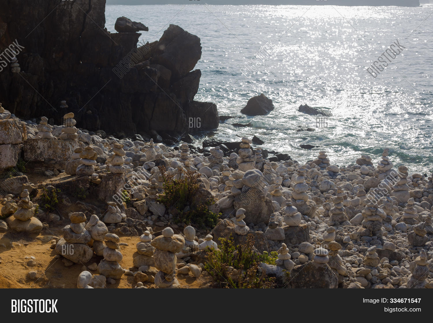 Papoa,Peniche,Portugal,amazing,atlantic,bay,beach,beautiful,breakers,cairn,cape,carvoeiro,cliff,coast,coastal,coastline,environment,europe,european,geological,horizon,landscape,nature,ocean,outdoors,peninsula,rock,sea,sedimentary,sky,stack,stone,tourism,travel,view,water,wave,wild