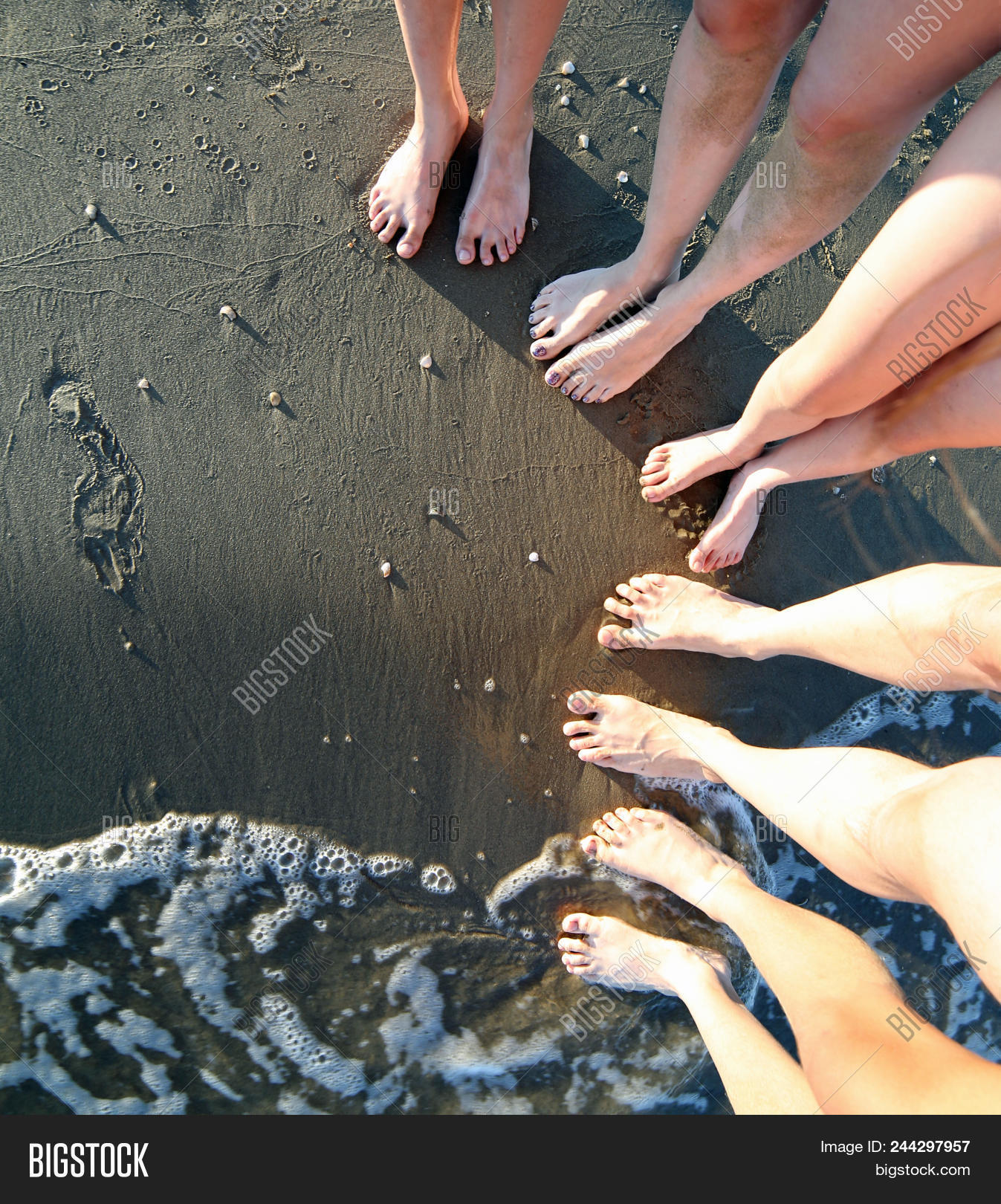 10,5,baby,bairn,bare,barefeet,barefoot,barefooted,boy,brothers,child,children,dad,daddy,daughter,family,father,feet,five,foot,friend,friendly,generational,kid,leg,love,mom,mommy,mother,mum,mummy,ocean,people,person,relation,relationship,sea,sibling,sister,son,ten,water