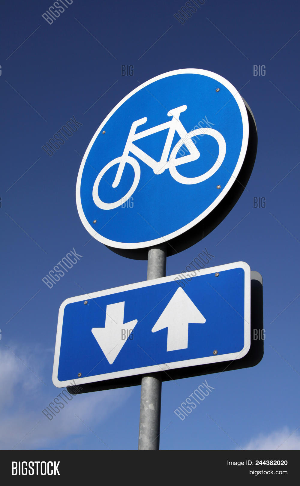 Denmark,arrow,asphalt,background,bicycle,bike,biking,city,cycle,cyclist,danish,day,direction,environment,exercise,ground,health,icon,indication,lane,lines,marks,outdoor,paint,park,path,pathway,pavement,recreation,ride,road,roadsign,route,safety,scandinavia,sign,signal,sport,street,symbol,track,traffic,transport,transportation,travel,urban,warning,way,wheels,white