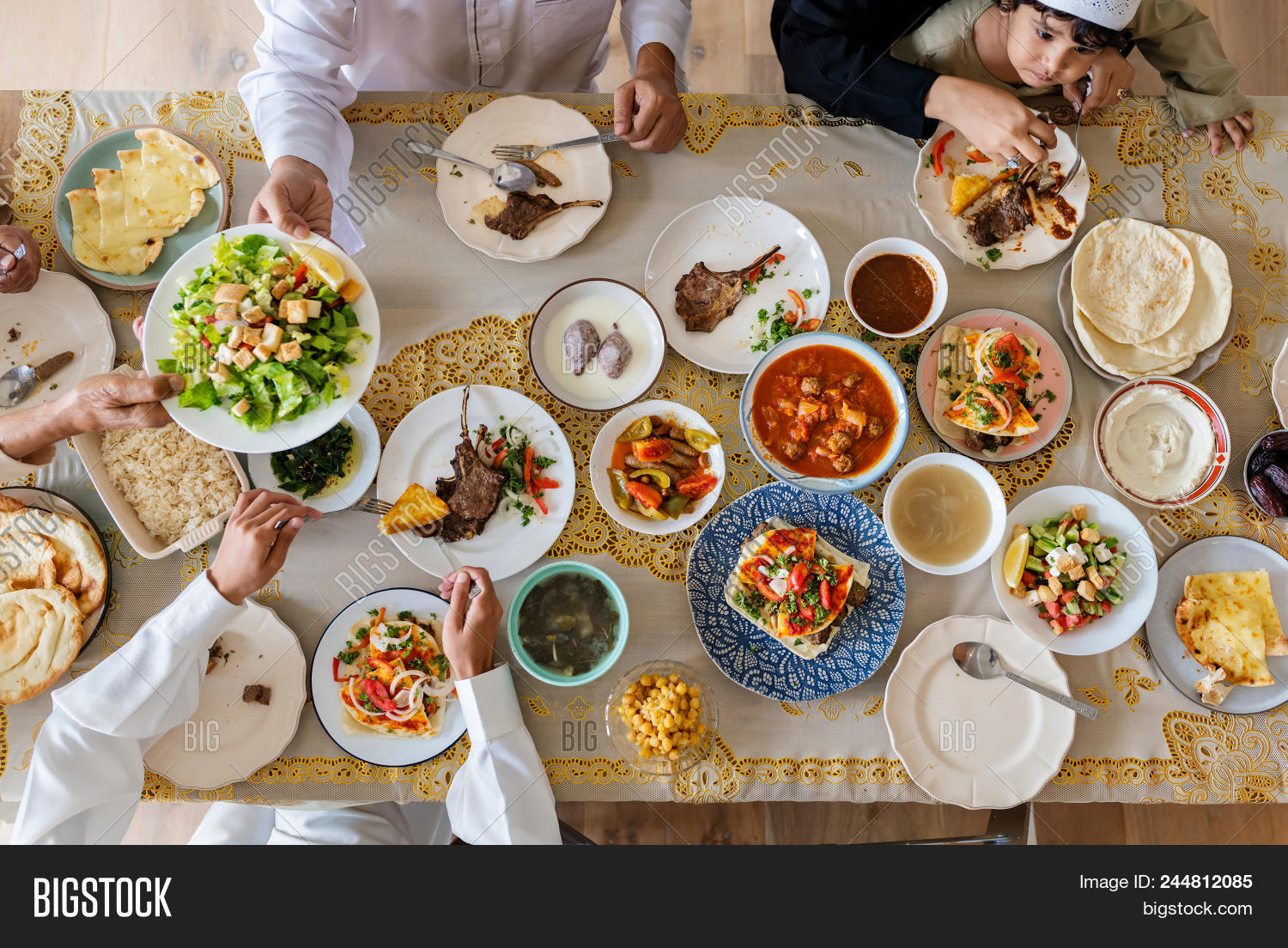 arabic,biryani,cap,celebrate,celebrating,celebration,chicken biryani,cuisine,culinary,cultural,culture,delicious,dining,dinner,eat,family,feast,feasting,festival,food,foods,fried rice,halal,halal food,home,homemade,iftar,iftar food,iftar party,islam,islamic,islamic foods,lunch,meal,menu,muslim,nutrition,party,people,ramadan,recipe,rice,sharing,table,tasty,together,traditional,traditional hat,tupi,various