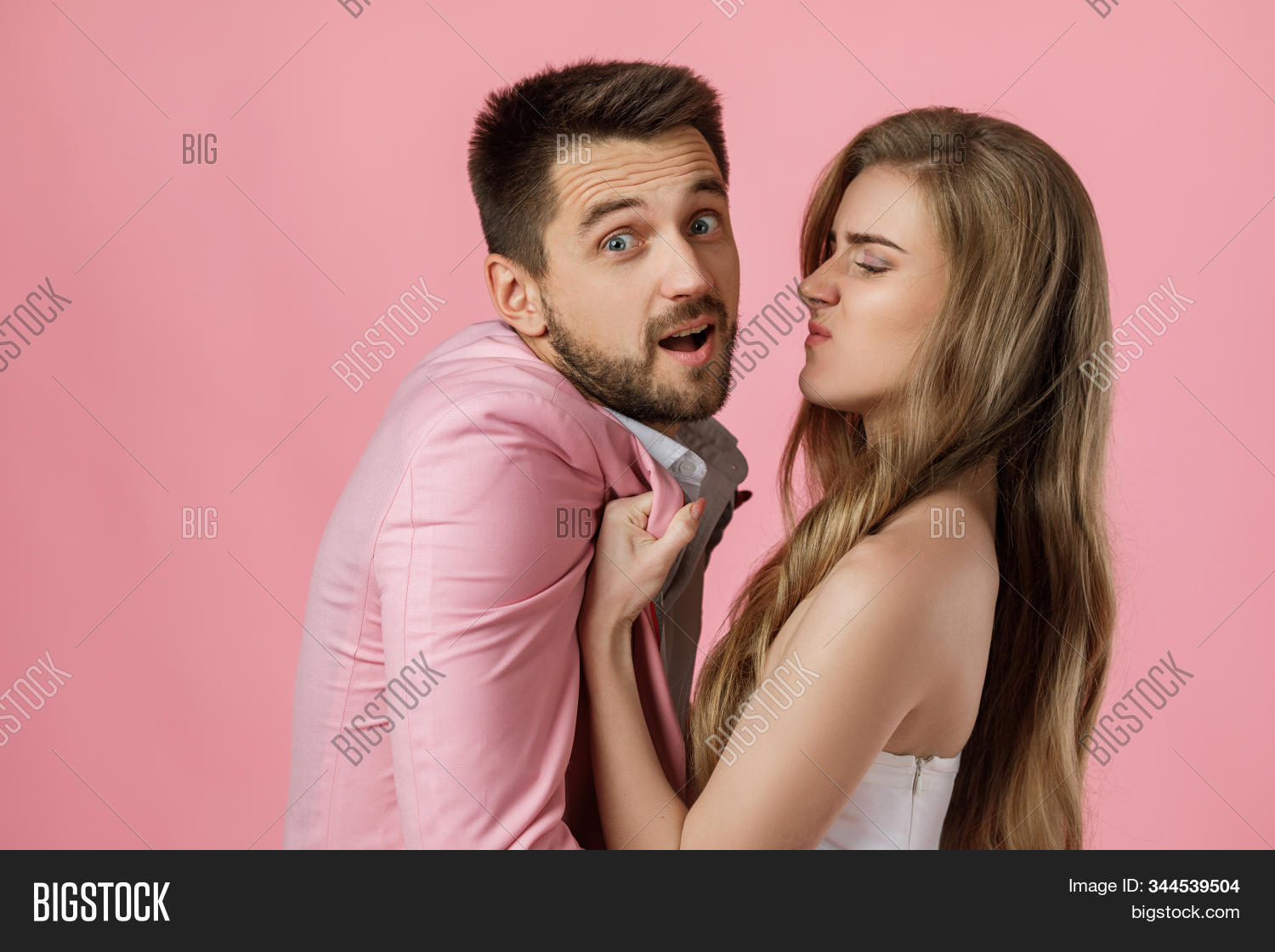 angry,relationship,couple,woman,man,female,conflict,problem,disagreement,argument,fight,male,divorce,aggressive,caucasian,upset,boyfriend,dispute,anger,girlfriend,adult,shout,expression,people,girl,trouble,family,unhappy,isolated,mad,husband,shouting,background,quarrel,scream,annoyed,offended,white,attractive,confrontation,screaming,young,argue,studio,frustrated,arguing,casual,wife,together,pink