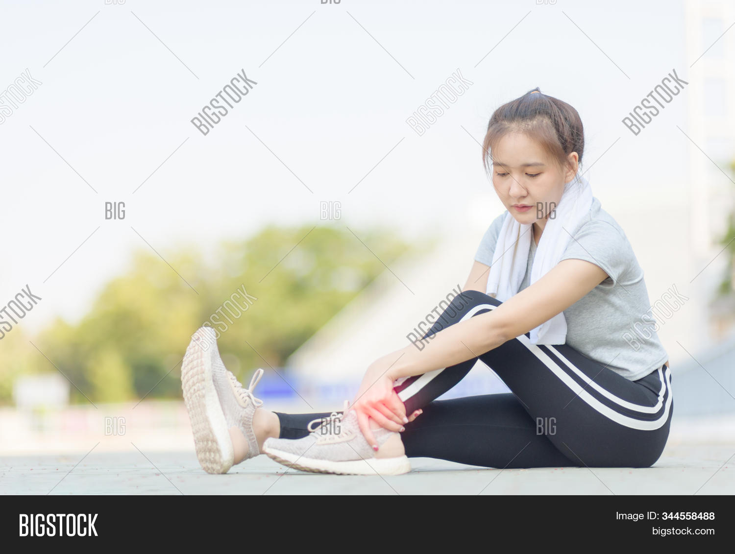 accident,ache,ankle,arthritis,athlete,broken,care,closeup,cramp,exercise,female,fitness,foot,girl,hand,health,heel,holding,hurt,injured,injury,jogger,jogging,joint,knee,leg,massaging,medical,medicine,muscle,orthopedic,pain,painful,people,person,physical,red,run,runner,running,sore,sport,sprain,sprained,strain,stretching,training,twisted,woman,young