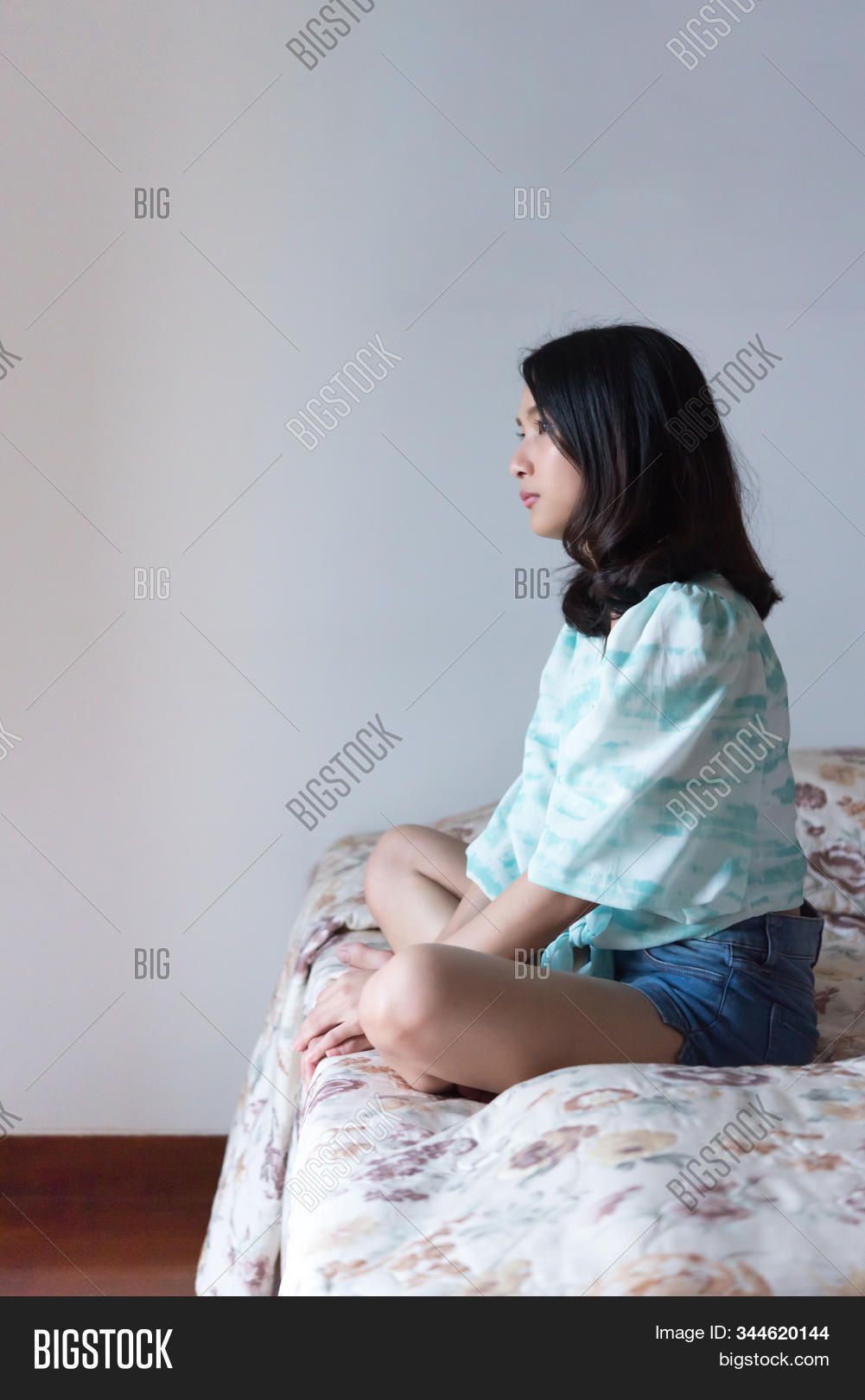 alone,asia,asian,attentive,beautiful,beauty,bed,bedroom,comfort,concentration,cry,cute,depressed,depression,displeased,emotion,feeling,female,girl,grief,home,hygiene,indoor,lady,loneliness,lonely,negative,people,person,pillow,portrait,preparation,pretty,problem,quilt,relaxing,room,sad,sadness,sexy,sitting,stress,thai,thought,tired,tiredness,unhappy,upset,white,woman