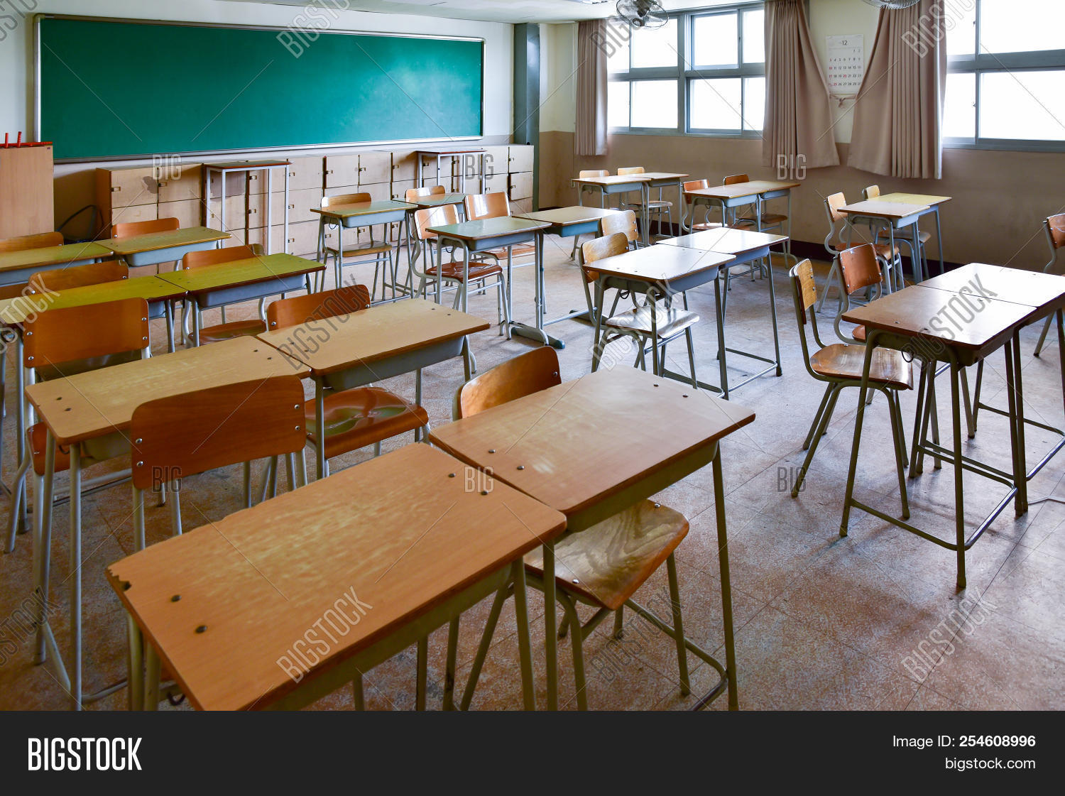 academic,auditorium,background,black,blackboard,board,chair,chalk,chalkboard,class,classroom,college,desk,education,elementary,empty,exam,furniture,green,high,indoors,inside,interior,knowledge,korea,learn,lecture,lesson,light,nobody,public,pupil,room,school,schoolroom,seat,seminar,sitting,south,student,study,table,teaching,test,training,university,vintage,wall,window,wooden