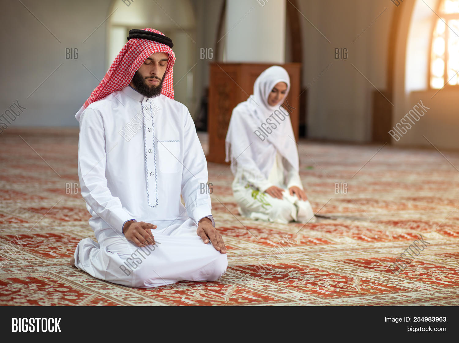 adult,allah,alone,arab,arabia,arabian,arabic,beard,couple,cultural,culture,dad,dress,eid,expression,family,father,female,group,hands,handsome,home,house,islam,islamic,life,lifestyle,male,man,mosque,mother,muslim,outside,parent,person,portrait,posing,pray,prayer,quran,ramadan,ramadhan,religion,religious,together,traditional,white,woman,young