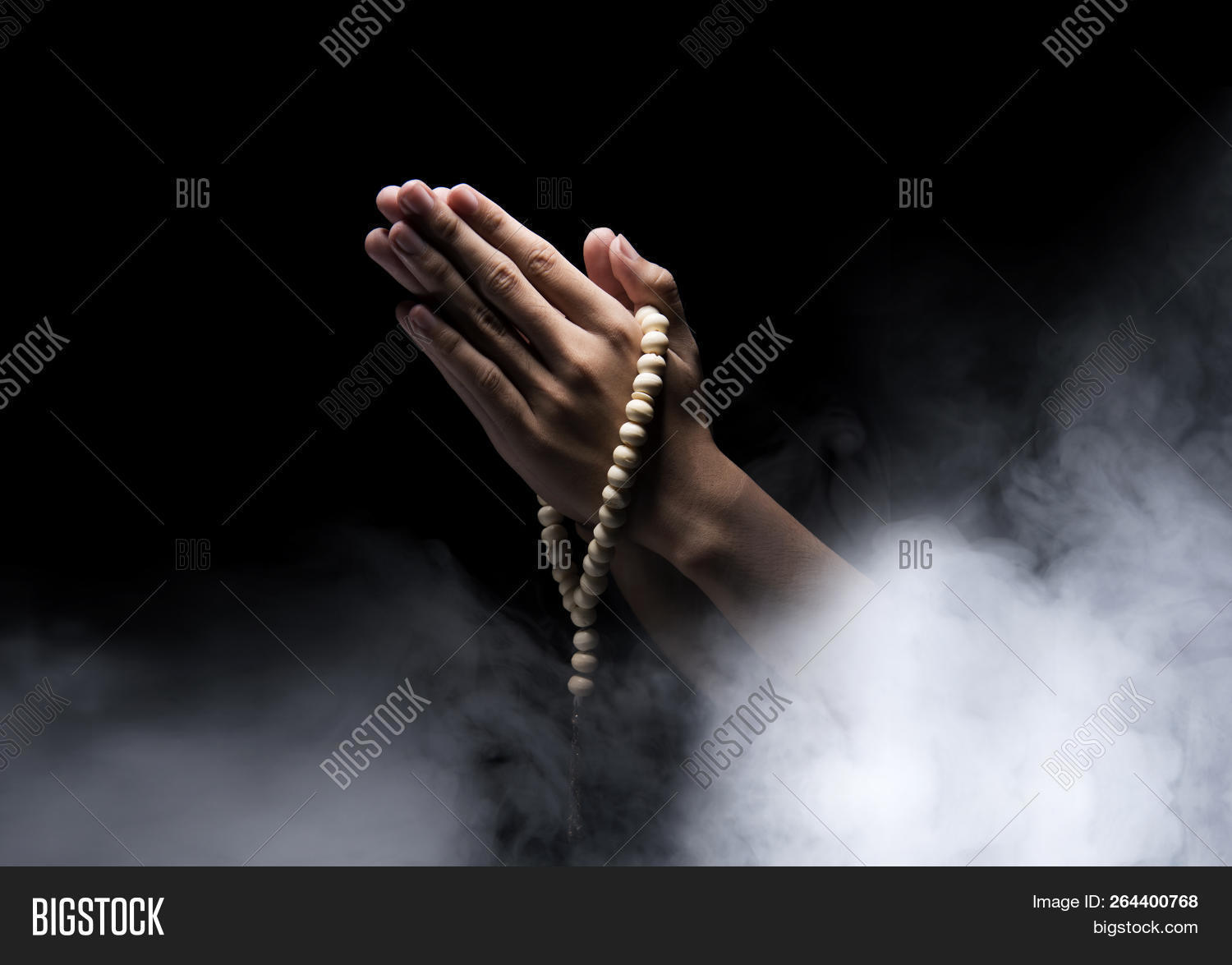 abstract,adult,allah,background,beads,belief,believe,black,concept,dark,faith,faithful,finger,forgive,forgiveness,god,hand,holy,hope,human,islam,islamic,male,man,meditation,muslim,peace,person,pray,prayer,religion,religious,rosary,spiritual,spirituality,symbol,tasbih,traditional,worship,zikr