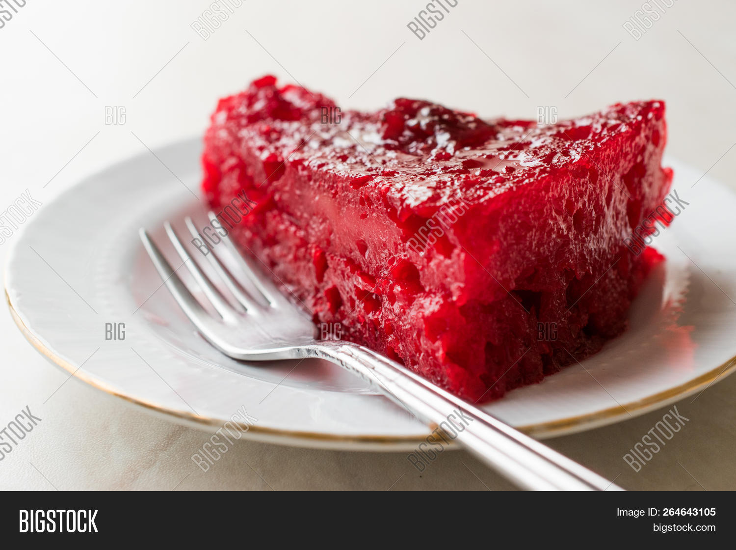 arabic,arabs,background,baklava,cream,crumpets,cuisine,delight,dessert,eastern,eat,ekmek,food,gourmet,kadayif,kadayifi,kataifi,lebanese,middle,milk,nobody,pastry,people,photography,pudding,ramadan,shot,slice,snack,studio,sweet,traditional,turkish,visne,walnut,white