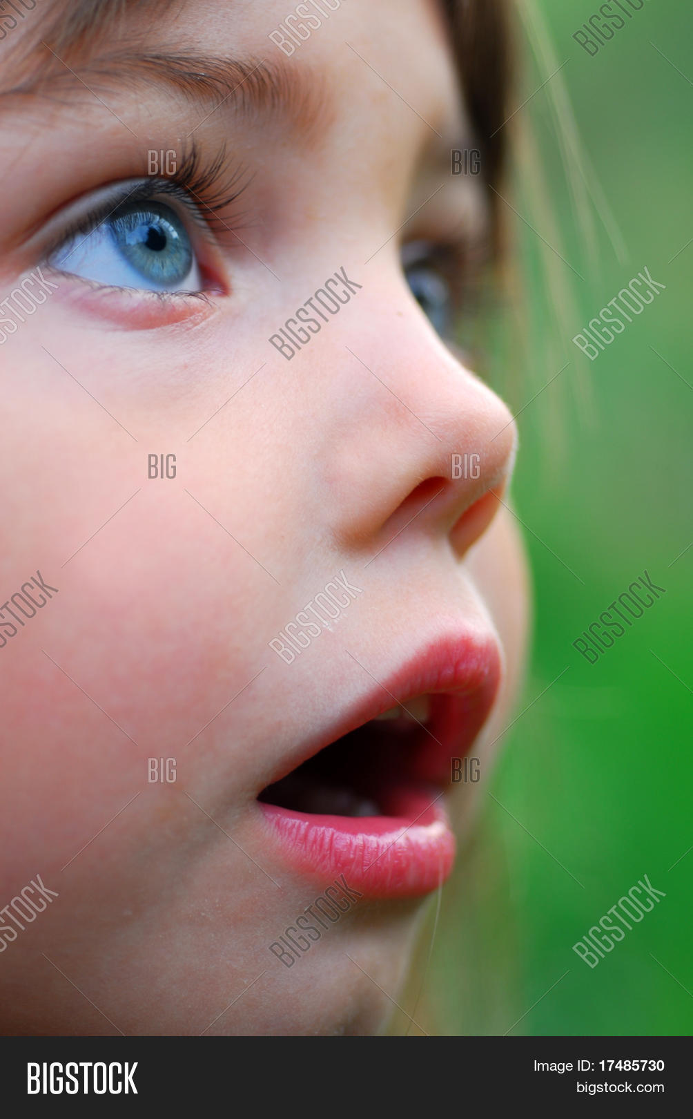 afraid,attentive,blue,child,childhood,country,curiosity,curious,cute,daughter,disbelief,emotion,emotional,expression,expressive,eyes,face,fashion,funny,funny face,girl,head,kid,look,mouth,open,react,reacting,reaction,scared,shocked,straw,surprise,sweet,watch