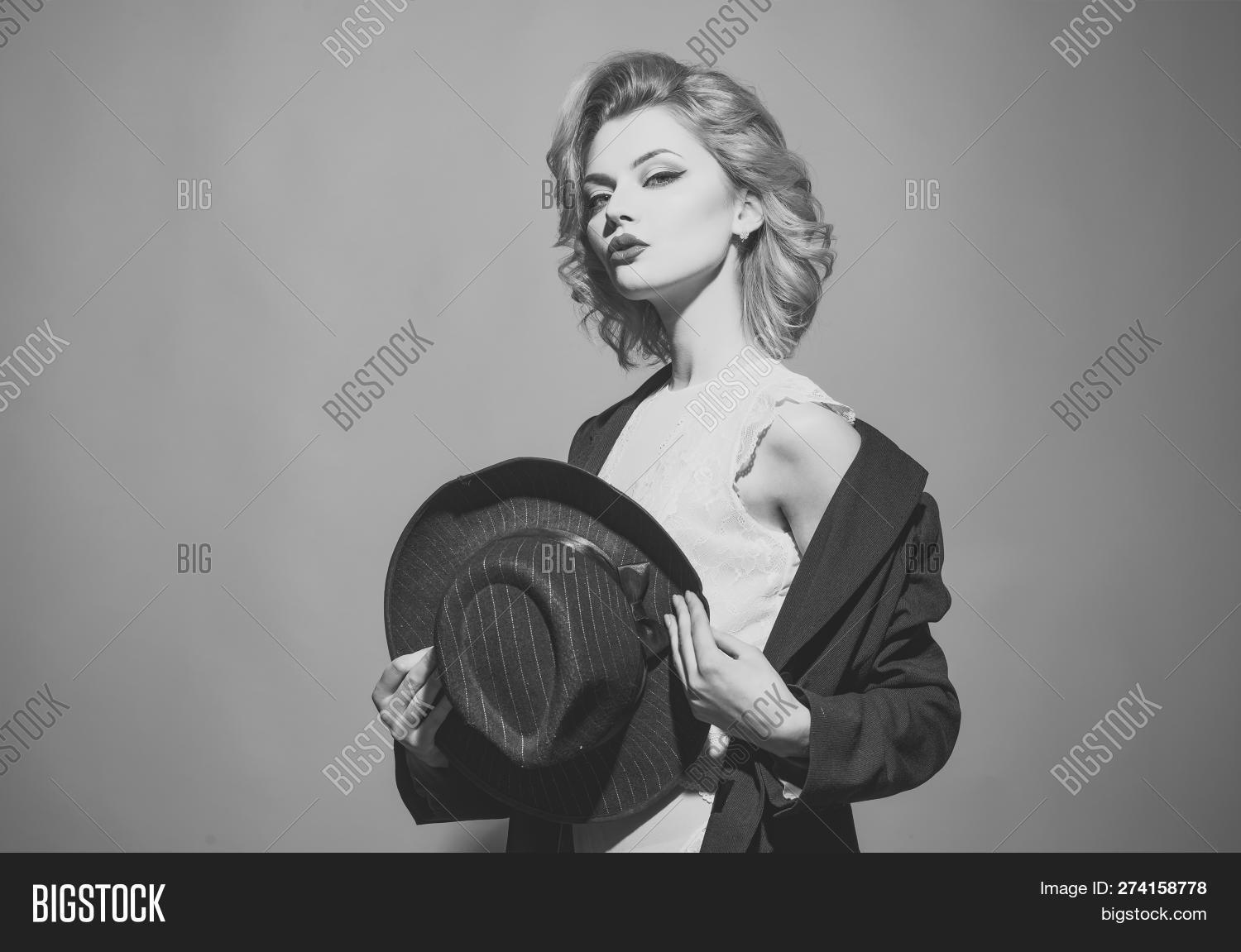 50s,adorable,background,baroque,beauty,black,blond,blonde,cosmetics,cute,elegant,erotic,fashion,female,girl,hairdresser,hairstyle,hat,lady,lips,look,makeup,pink,pinup,portrait,posing,pretty,retro,salon,sensual,sexi,skincare,style,stylish,vintage,woman,young