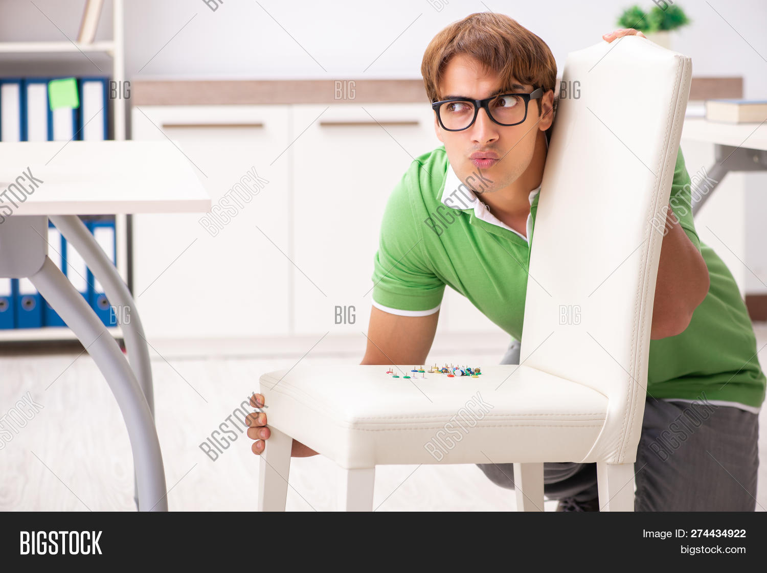 1st,anticipating,anticipation,april,boss,business,businessman,celebration,chair,crazy,dangerous,day,first,fool,foolish,fun,funny,hoax,humorous,humour,hurting,joke,joking,joy,kidding,man,manager,mischief,mischievous,nail,nerd,office,pain,painful,pin,practical,prank,prick,risky,safety,sharp,silly,sitting,stool,tack,thumb,thumbtack,trick,victim,worker