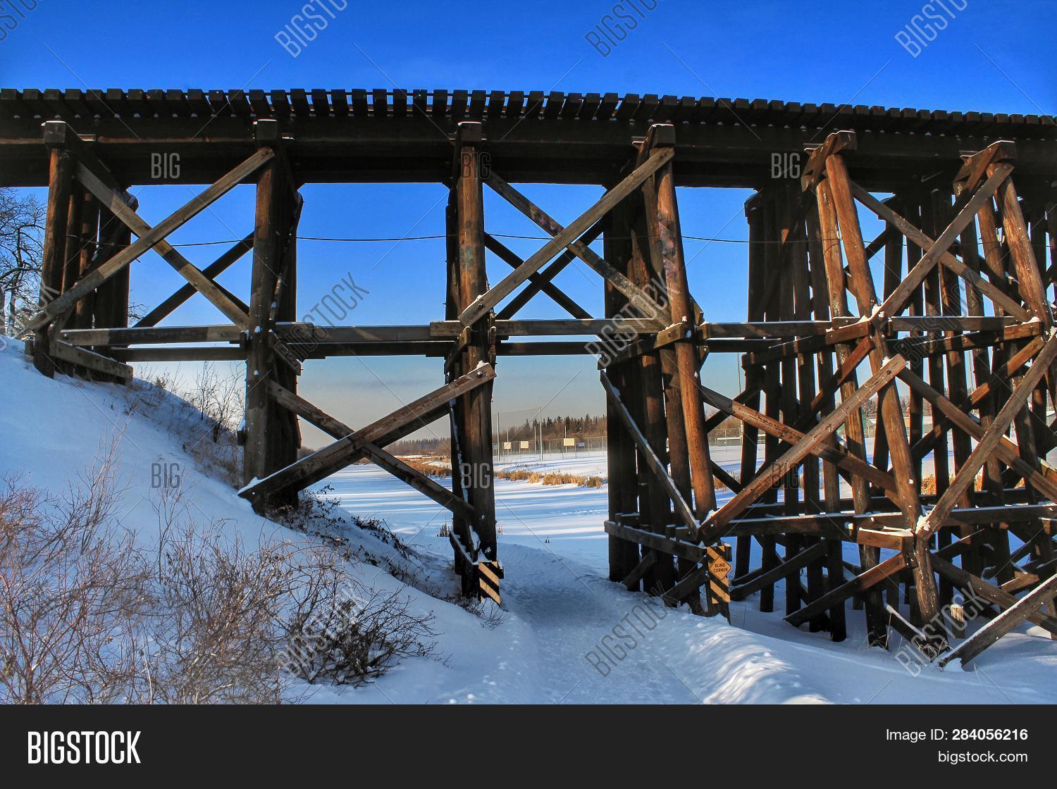 CN,albert,alberta,blue,bridge,canada,cloudless,landmark,landscape,nature,outdoors,seasonal,shadows,sky,snow,st,tourism,travel,trestle,winter,wood,wooden