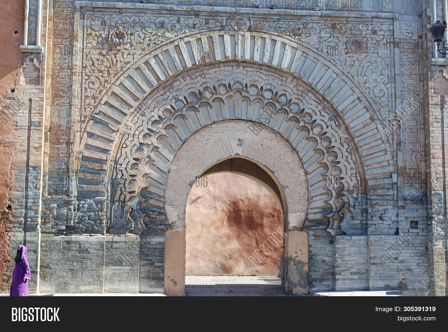 africa,ancestral,ancient,antique,arab,arabesques,arabian,arabic,arch,architecture,art,artistic,beauty,carving,city,culture,decoration,decorative,design,destination,detail,door,entrance,exterior,gate,gateway,geometric,heritage,islam,islamic,landmark,marrakesh,medina,monument,moroccan,morocco,muslim,old,ornament,stone,symmetry,texture,tour,tourism,traditional,travel,unesco,vacancy,wall,woman