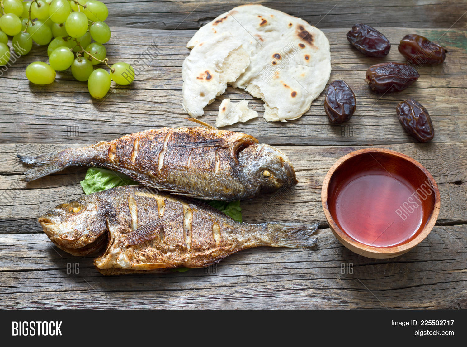 ancient,azyme,background,bible,blood,board,bowl,bread,catholicism,chalice,christ,christianity,communion,creative,cross,culture,cup,dactyl,dinner,drink,easter,fish,food,forgiveness,glass,goblet,grail,holy,jesus,jew,jewish,last,meal,old,passover,plank,red,religion,religious,retro,sacrament,sacrifice,sign,spirituality,supper,symbol,table,traditional,vine,wine