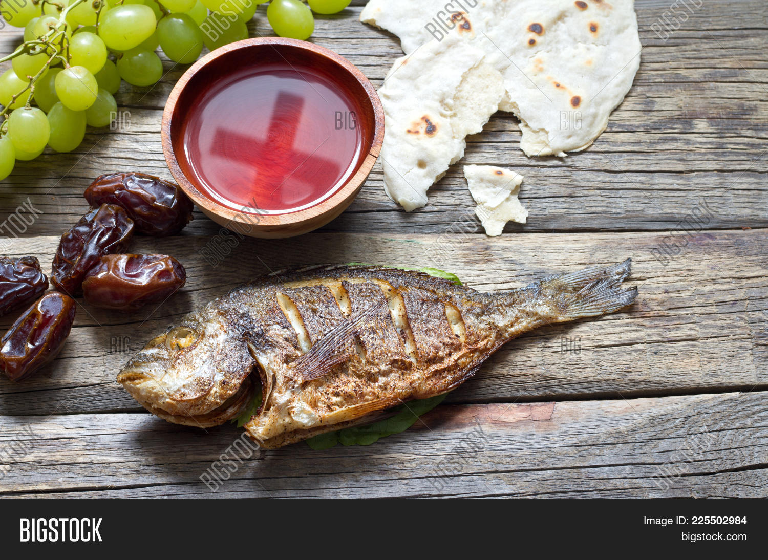 ancient,azyme,background,bible,blood,board,bowl,bread,catholicism,chalice,christ,christianity,communion,creative,cross,culture,cup,dactyl,dinner,drink,easter,fish,food,forgiveness,glass,goblet,grail,holy,jesus,jew,jewish,last,meal,old,passover,plank,religion,religious,retro,sacrament,sacrifice,sign,spirituality,supper,symbol,table,traditional,vine,wine