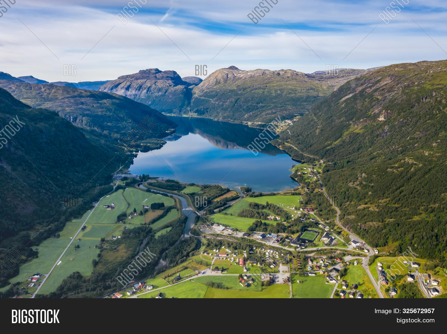 Rldal,Roldalsvatnet,Storelva,Village,adventure,as,beautiful,environment,europa,fargestoff,fjell,fjord,fottur,gammel,gatur,green,heritage,highlands,historie,historisk,hordaland,houses,kirke,kultur,kulturell,lake,landmark,landscape,natur,naturlig,nordmann,noreg,norge,normal,norsk,odda,outdoor,river,rogaland,roldal,scenery,skandinav,skandinavia,skandinavisk,summer,valley,vandring