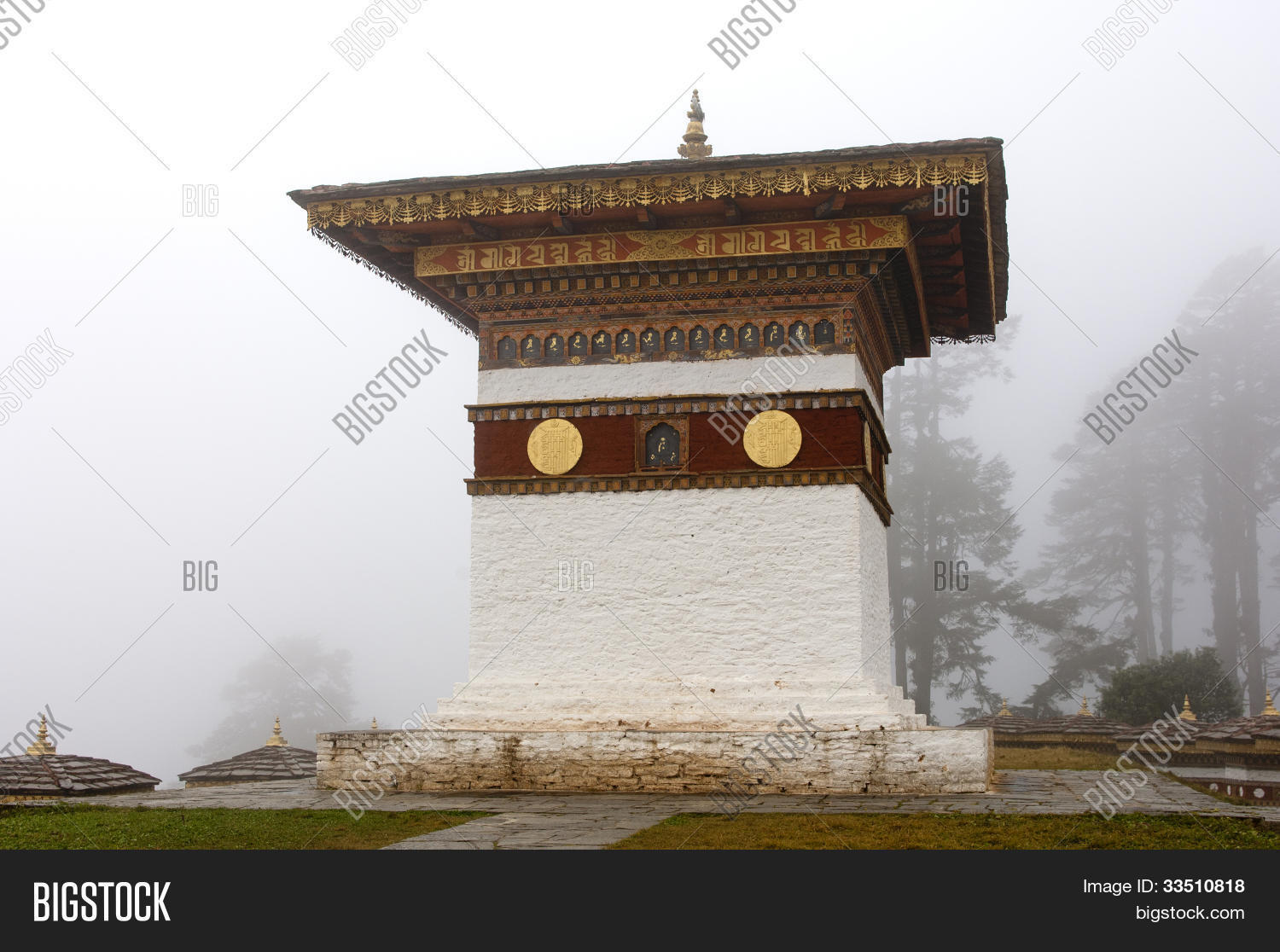 architecture,asia,asian,belief,bhutan,bhutanese,buddhism,buddhist,buddhistic,buddhistical,building,chapel,chorten,creed,dochu,dochu-la,dochula,druk,exterior,faith,khangzang,kingdom,la,memorial,monument,pass,place,punakha,religion,religious,stupa,temple,thimphu,wangyal,worship