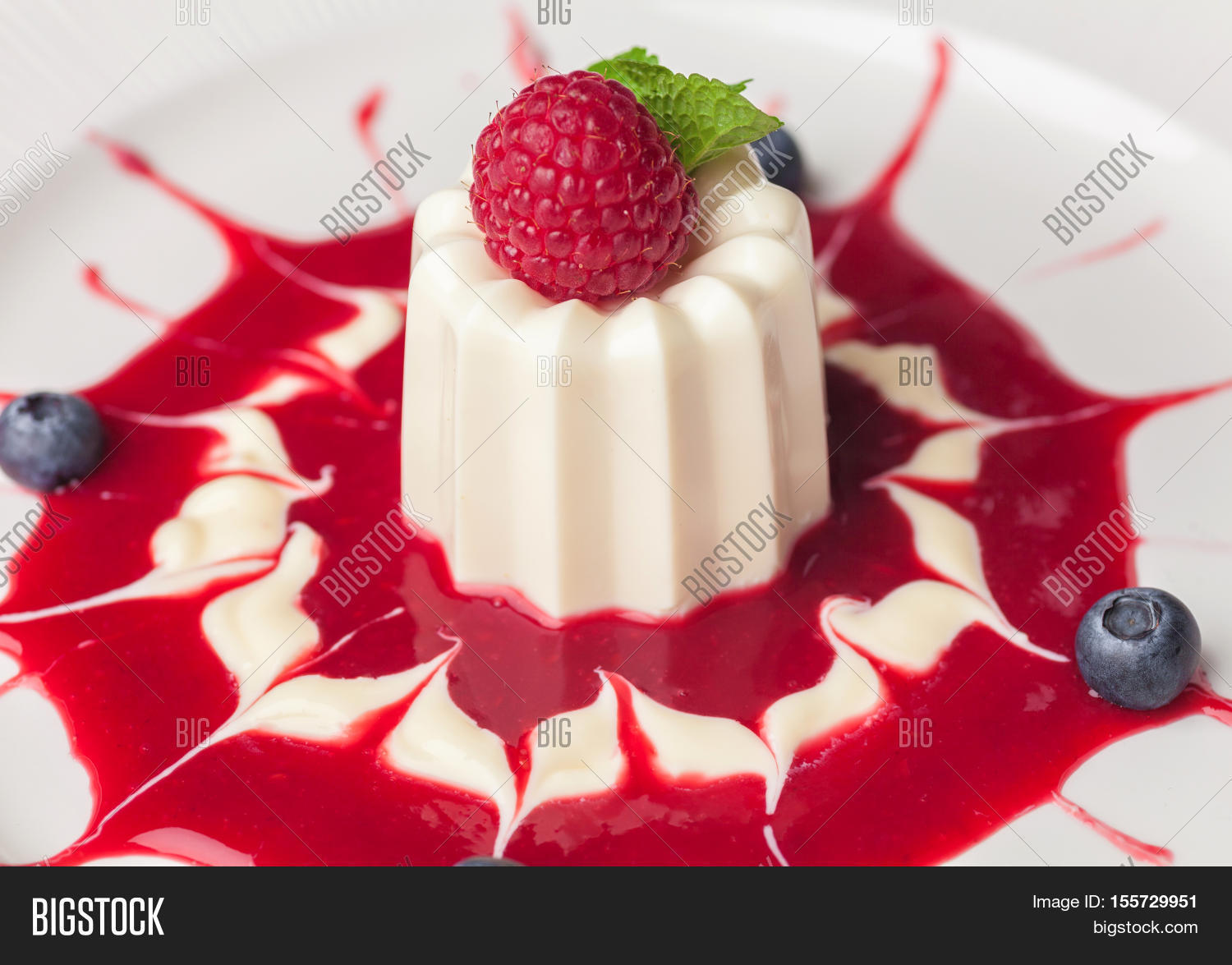 dessert,cotta,panna,pannacotta,gourmet,italian,dish,food,plate,fruit,strawberry,jelly,snack,raspberry,dinner,cuisine,sauce,mint,berry,white,treat,dairy,pudding,fresh,sweet,background,cream,decoration,italy,forest,cooking,pretty,soft,dolci,red,leaf,cooked,calorie,vanilla,citrus,lemon,shavings,delicious,brown,panna-cotta,flavor,yogurt,breakfast,bean