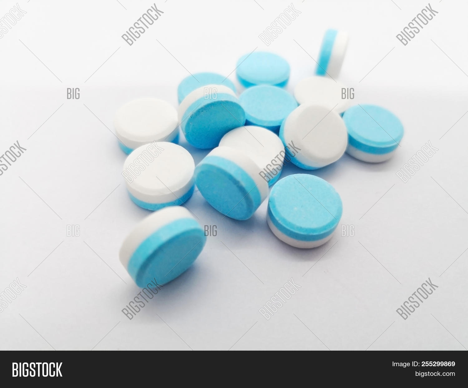 acetaminophen,ache,agony,analgesic,assistance,awareness,background,care,chemical,close-up,copy,disease,doctor,dosage,dose,drug,easing,fever,headache,health,hospital,ill,illness,medical,medicament,medication,medicine,migraine,overdose,painkiller,paracetamol,patient,pharmaceutical,pharmacist,pharmacy,physician,pill,prescription,problem,recovery,remedy,round,science,sick,sickness,space,tablet,treatment,white