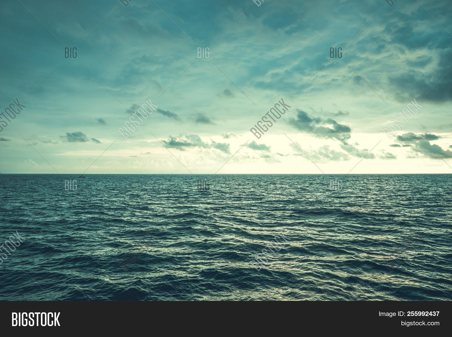 Dramatic Clouds On Sky Over The Waves Of The Sea Sea Wave Surf Image Stock Photo 255992437 It's difficult to even comprehend the beauty that the ocean can display. photo stock editor