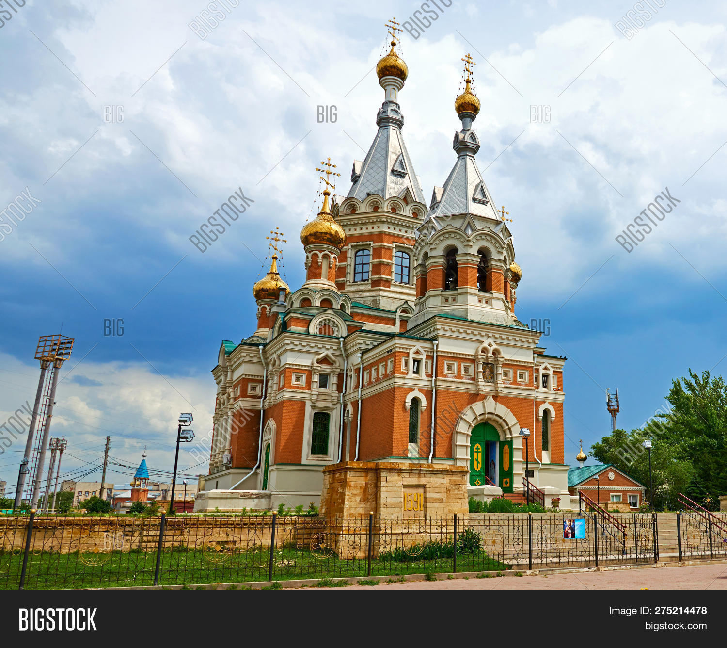 ancient,architecture,art,background,blue,building,cathedral,christian,christianity,church,city,cross,culture,dome,europe,gold,golden,historical,history,holy,icon,landmark,memory,old,orthodox,orthodoxy,religion,religious,russian,saint,sky,temple,tourism,travel,white