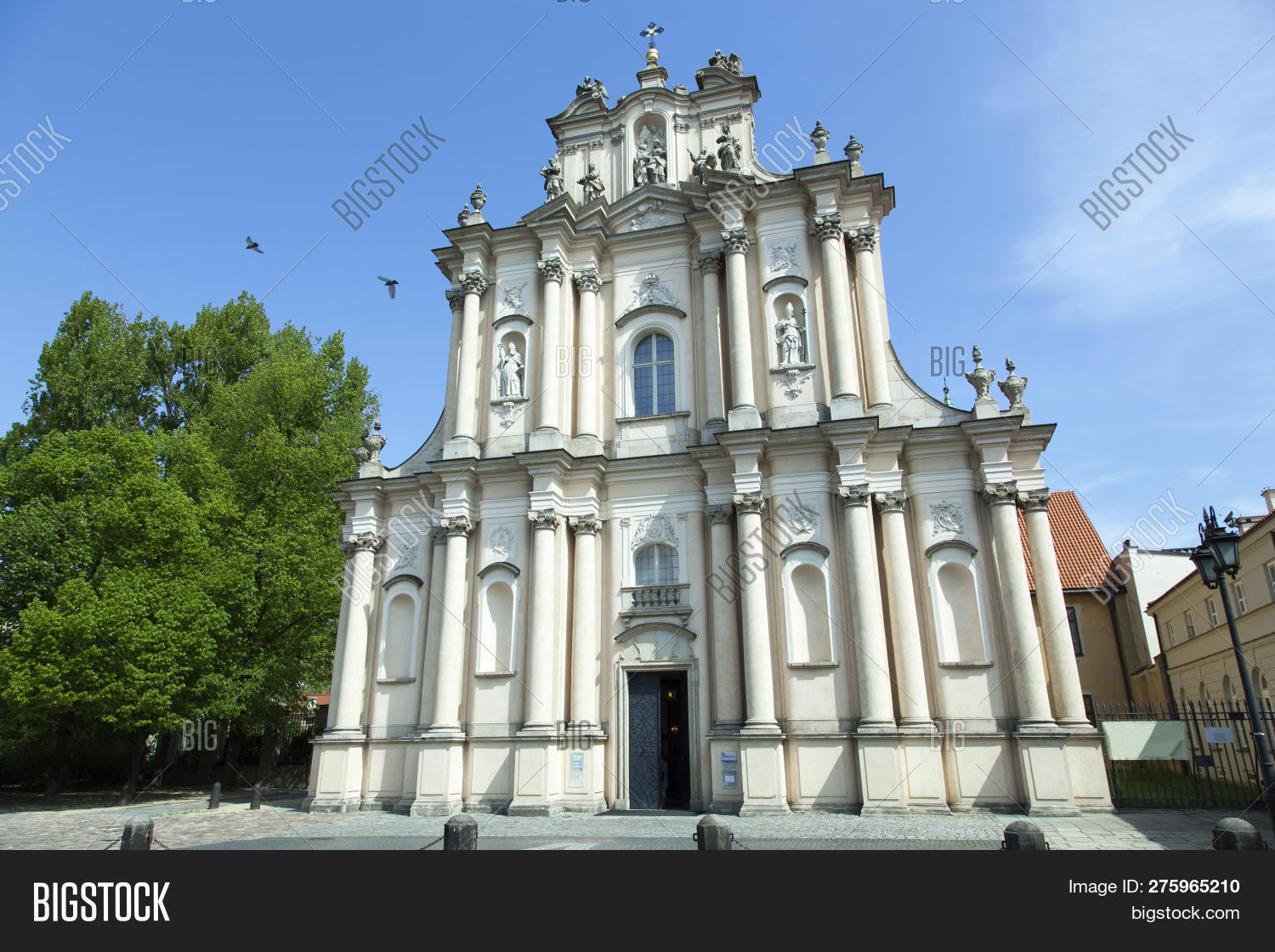 Europe,Poland,Warsaw,architecture,building,capital,catholic,christianity,church,city,day,destination,historic,landmark,park,places,religion,spring,sprituality,sunny,temple,town,tree