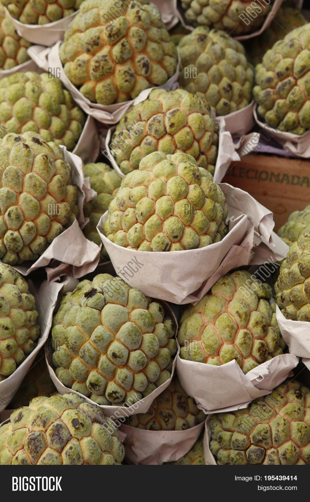 agriculture,annona,conde,custard,delicious,do,farm,food,freshness,fruit,fruta,fruta-do-conde,green,health,healthy,nature,nutrition,organic,plant,squamosa,sugar,sugar-apple,sweet,taste,tasty,texture,tropical,vitamin