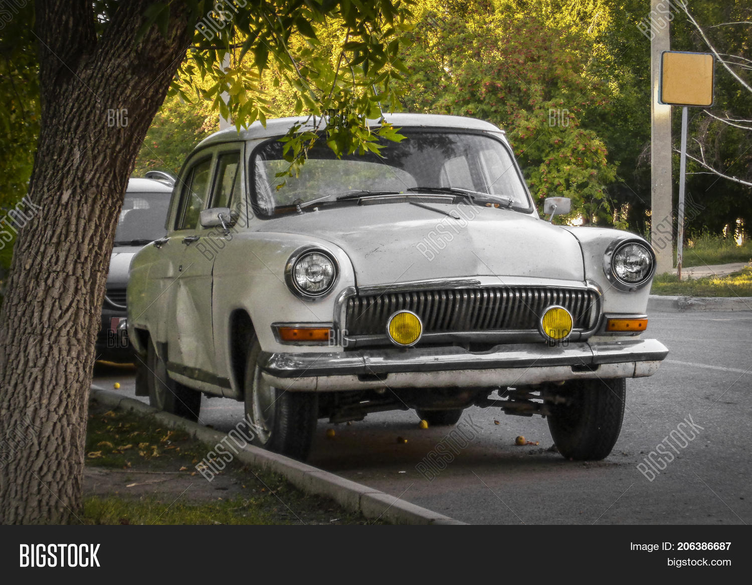 1950s,1960s,1970s,21,aged,antique,auld,auto,autocar,automobile,automotive,autumn,car,city,cityscape,evening,fall,motorcar,old,olden,oldtimer,outdated,retro,road,sedan,sign,soviet,street,town,transport,transportation,tree,urban,ussr,vehicle,vintage