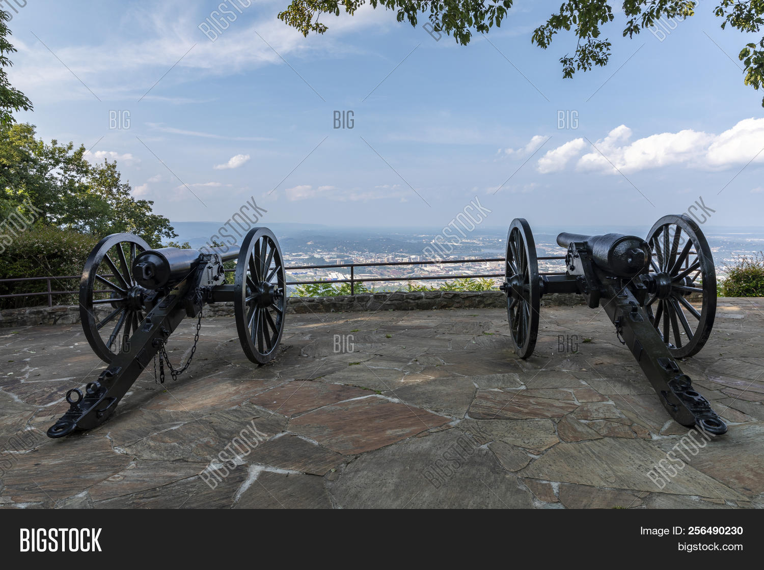 antique,artillery,attraction,battle,battlefield,black,blue,cannon,chattanooga,civil,clouds,conflict,georgia,green,gun,hill,landscape,lookout,mountain,nature,outdoors,overlook,park,point,scenic,sky,tennessee,tourism,tourist,travel,trees,valley,view,vintage,vista,war,woods
