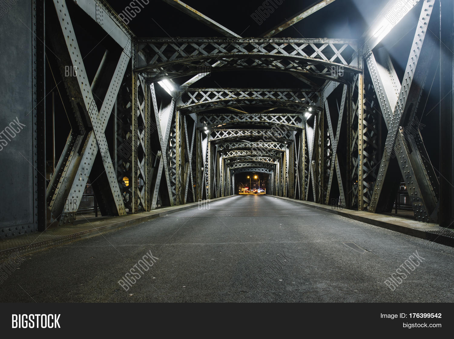 arch,architecture,asphalt,beams,bituminous,bridge,car,city,cityscape,concept,construction,destination,drive,dynamic,engineering,evening,frame,freeway,highway,industrial,industry,journey,light,metal,night,outdoor,road,roadtrip,route,scene,speed,steel,straight,structural,structure,traffic,trails,transport,transportation,trip,tunnel,urban,way