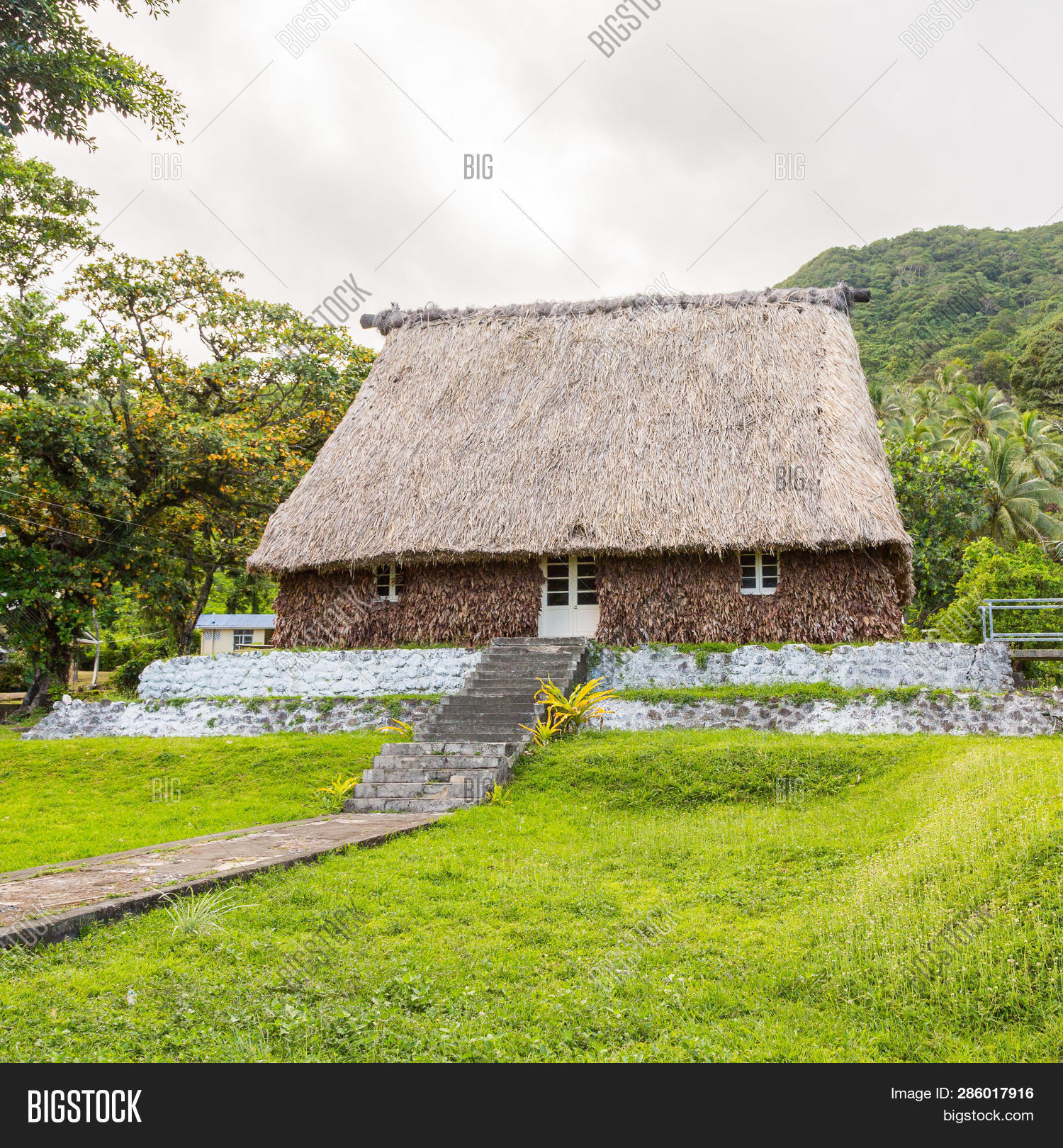 ancient,archipelago,architecture,authentic,building,bure,cabin,community,culture,dwelling,fale,fiji,fijian,home,house,hut,indigenous,island,levuka,local,lomaiviti,melanesia,melanesian,museum,native,ocean,oceania,old,ovalau,pacific,palm,remote,roof,rural,settlement,south,straw,summer,thatched,tourism,town,traditional,travel,tree,tropical,vacation,village,walls