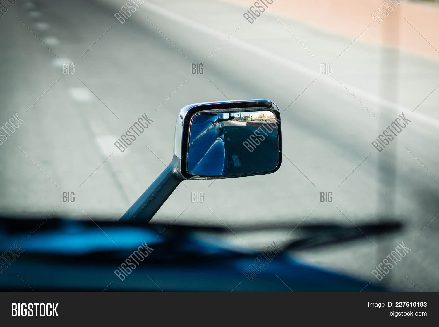 18,american,big,blur,book,business,cargo,carrier,chain,delivery,driver,driving,eld,electronic,freeway,freight,haul,highway,hood,industry,log,logistics,long,lorry,mandate,mirror,moving,rear,rig,road,safety,semi,semi-truck,shipping,supply,tractor,trailer,transport,transportation,truck,trucking,turnpike,usa,vehicle,view,wheeler