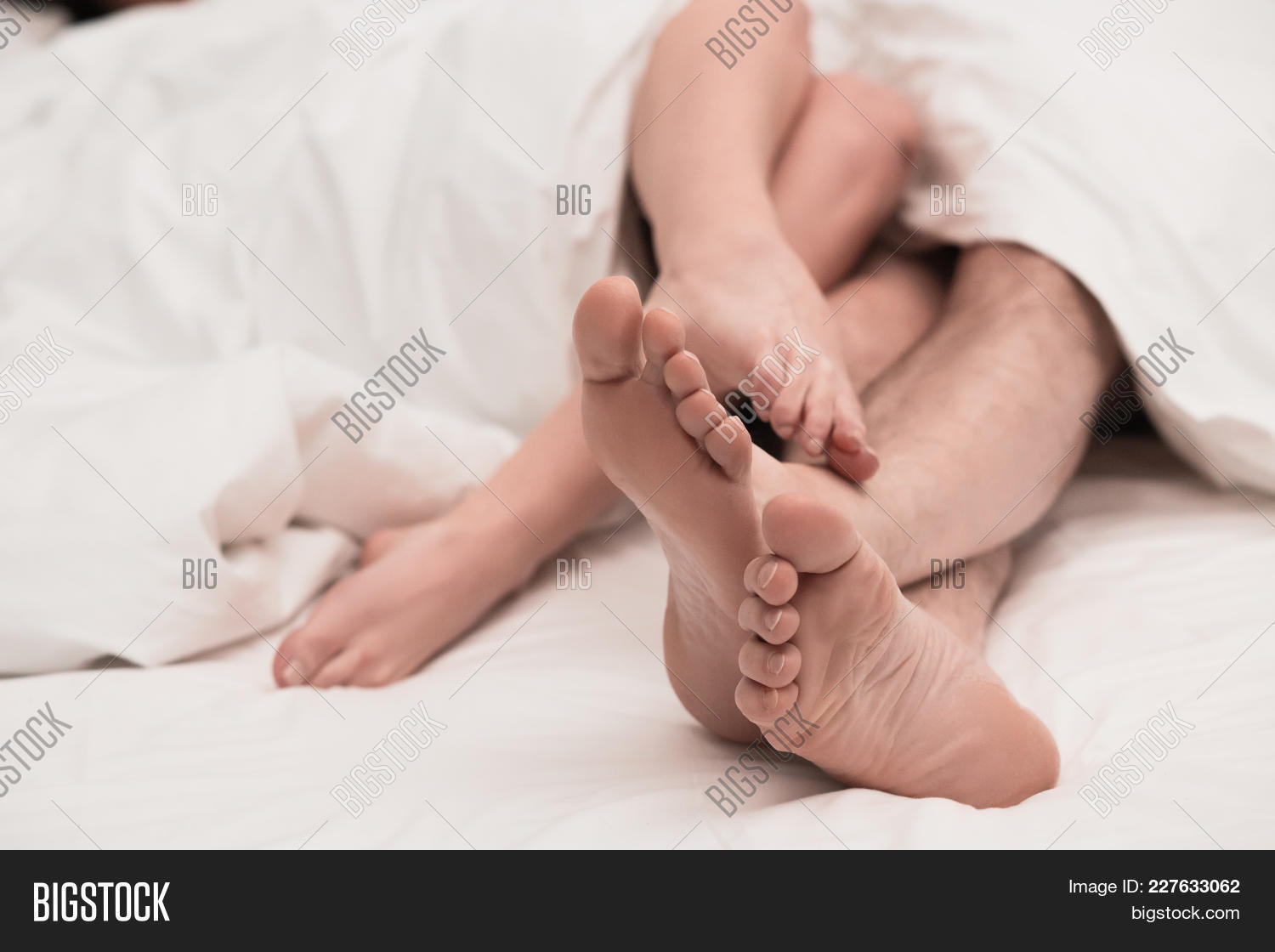 adult,amor,amour,attractive,bed,bedroom,bond,boyfriend,closeness,couple,date,embracing,emotional,european,feet,female,flirt,girl,girlfriend,guy,happy,making,man,passionate,romantic,sex,sexy,woman,young