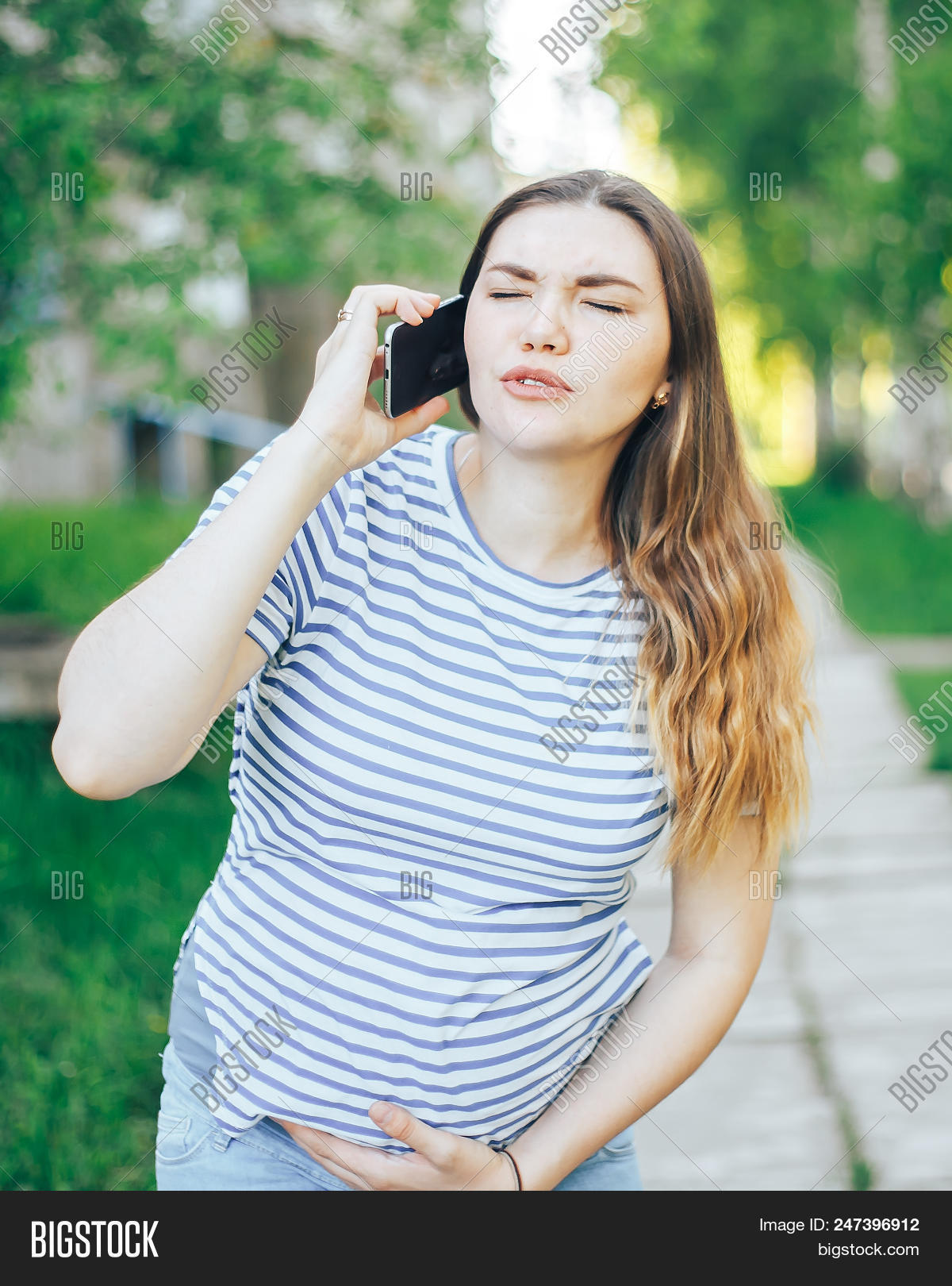 abdominal,ache,adult,ambulance,ask,baby,beautiful,bed,belly,birth,call,care,caucasian,cell,contraction,emergency,expectant,expecting,fear,female,giving,health,help,home,indoors,labor,life,lifestyle,maternity,medical,mom,mother,motherhood,pain,painful,phone,pregnancy,pregnant,premature,problem,room,scared,sick,touching,tummy,woman,worried,young