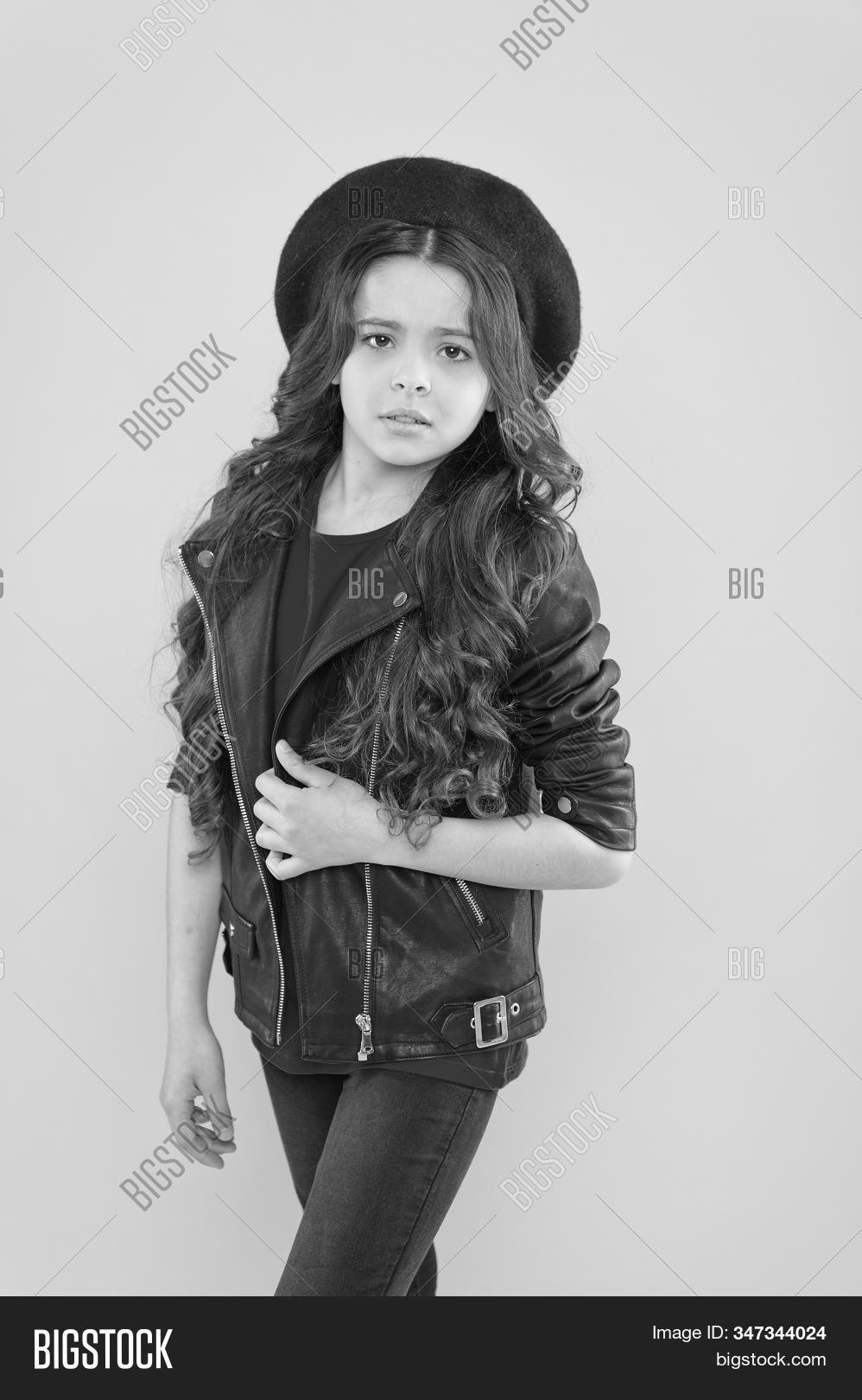 style,stylish,fashion,fashionable,trend,trendy,vogue,fashionista,casual,girl,look,model,glamor,glamour,gorgeous,hair,hairstyle,lovely,outfit,pretty,wardrobe,young,youth,beautiful,beauty,charm,charming,chic,beret,hat,jacket,cute,adorable,clothes,clothing,brunette,wavy,long,child,baby,kid,little,small,childhood,yellow,background
