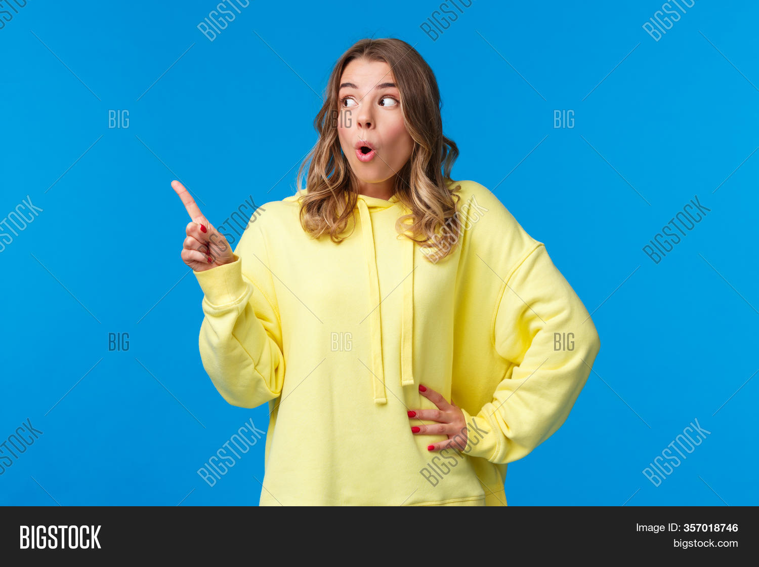 woman, 																					girl, 																					female, 																					student, 																					blonde, 																					blue, 																					background, 																					education, 																					college, 																					university, 																					holiday, 																					celebration, 																					fashion, 																					hand, 																					party, 																					person, 																					face, 																					beautiful, 																					smile, 																					happy, 																					young, 																					cute, 																					pretty, 																					portrait, 																					studio, 																					casual, 																					positive, 																					happiness, 																					adult, 																					joy, 																					white, 																					emotional, 																					cheerful, 																					joyful, 																					beauty, 																					attractive, 																					stylish, 																					expression, 																					youth, 																					lifestyle, 																					people, 																					model, 																					excited, 																					funny, 																					pleased, 																					emotive, 																					smiling, 																					grinning, 																					fun, 																					expressive