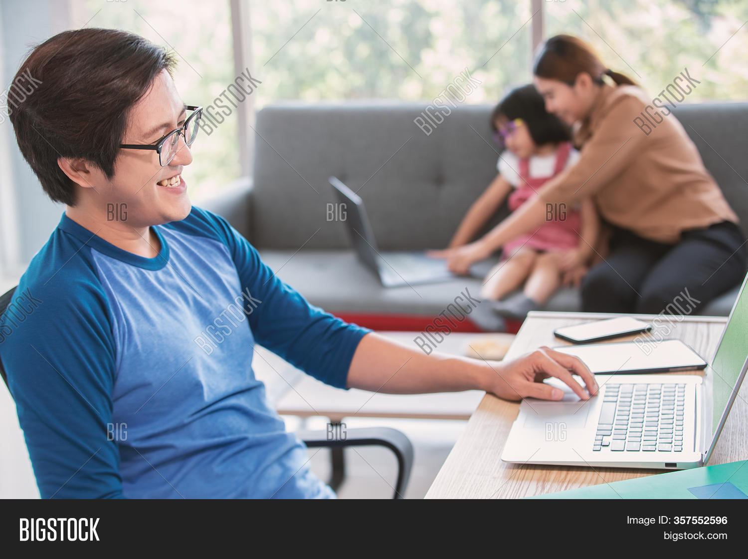 adult, 																					apartment, 																					asian, 																					business, 																					businessman, 																					busy, 																					care, 																					casual, 																					communication, 																					computer, 																					desk, 																					duty, 																					employee, 																					entrepreneur, 																					family, 																					female, 																					happy, 																					home, 																					house, 																					husband, 																					indoors, 																					interior, 																					internet, 																					job, 																					kid, 																					laptop, 																					lifestyle, 																					living, 																					male, 																					man, 																					mobile, 																					modern, 																					notebook, 																					office, 																					online, 																					people, 																					person, 																					professional, 																					relationship, 																					room, 																					sitting, 																					smiling, 																					sofa, 																					technology, 																					together, 																					using, 																					white, 																					wife, 																					woman, 																					working