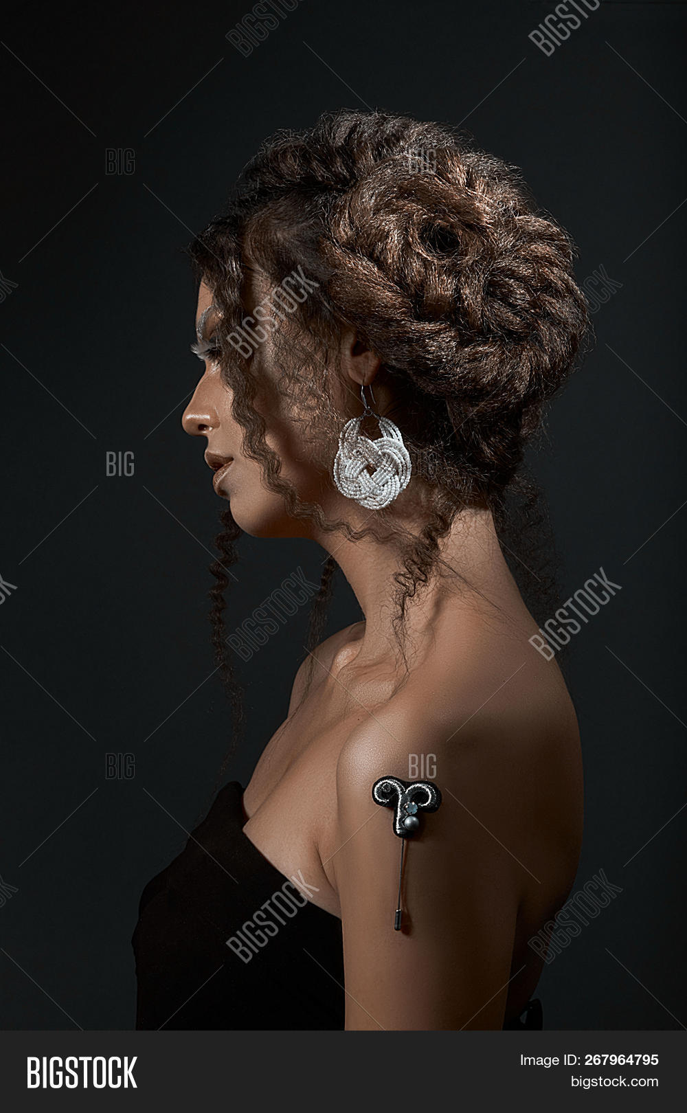 aries,art,artistic,artwork,astrology,background,beautiful,beauty,black,brunette,eyes,face,fantasy,fashion,female,fiery,girl,hair,hairstyle,horoscope,lips,look,love,makeup,model,portrait,sexy,sign,white,woman,young,zodiac