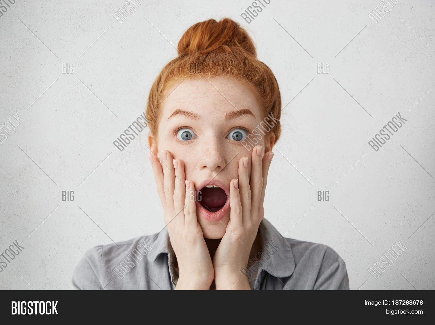 adult,amazed,amazement,angry,attractive,background,beautiful,beauty,casual,caucasian,cheerful,cute,emotion,emotional,excited,expression,face,facial,female,funny,girl,hair,hands,happiness,happy,head,isolated,lady,mad,mouth,one,open,people,person,portrait,pretty,scared,scream,screaming,shock,shocked,shout,smile,stress,studio,surprise,white,winner,woman,young