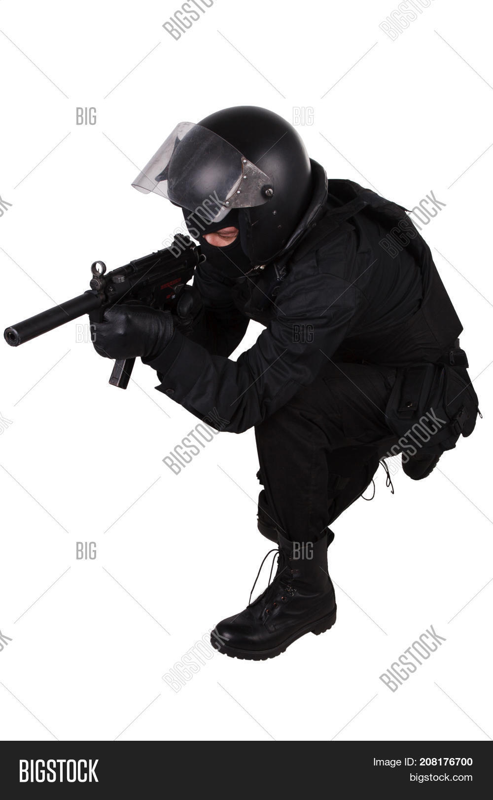 9mm,Submachine,armed,armor,army,background,black,body,concepts,conflict,crime,equipment,face,fighting,forces,gun,helmet,isolated,law,machine,male,man,mask,men,military,mp5,mp5k,officer,people,person,police,power,protection,protective,rifle,security,shooting,shot,special,studio,swat,team,terrorism,uniform,vest,view,violence,war,weapon