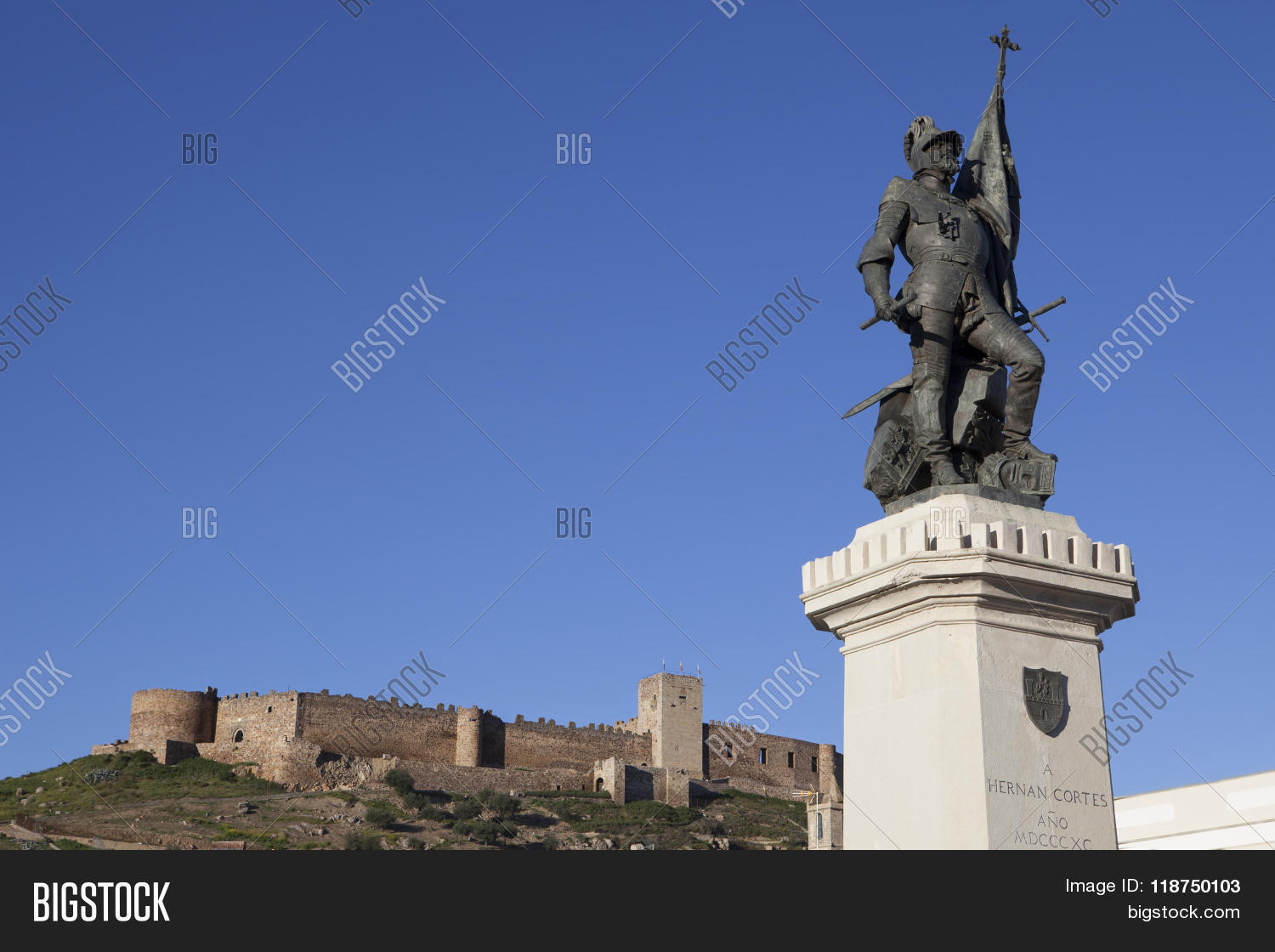 16th,america,aztec,beard,castle,century,colonizer,conqueror,conquest,conquistador,cortes,empire,explorer,extremadura,famous,hernan,historic,history,marquis,medellin,memory,mexico,monroy,oaxaca,pizarro,sculpture,spain,spanish,statue,travel,valley,warrior,y
