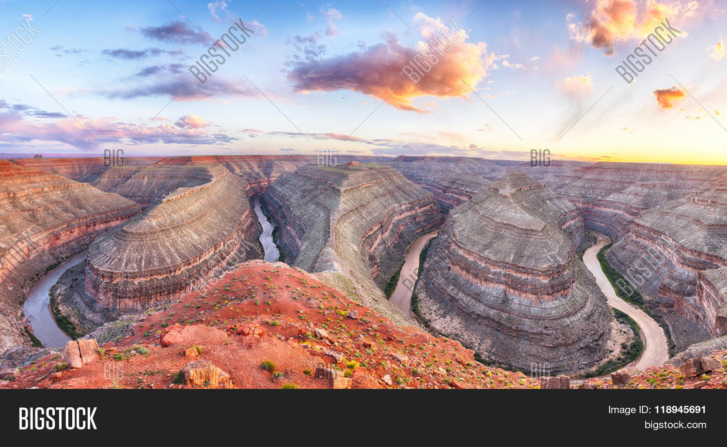 america,ancient,arid,bend,canyon,cliff,colorado,curve,deep,depth,dusk,entrenched,erosion,evening,goose,goosenecks,gorge,grand,hat,incised,juan,landscape,layer,majestic,meanders,mexican,mountain,nature,necks,panorama,panoramic,park,river,rock,san,scenery,scenic,shape,sky,state,stone,sunrise,sunset,travel,tributary,usa,utah,valley,vibrant,viewpoint,vivid,water