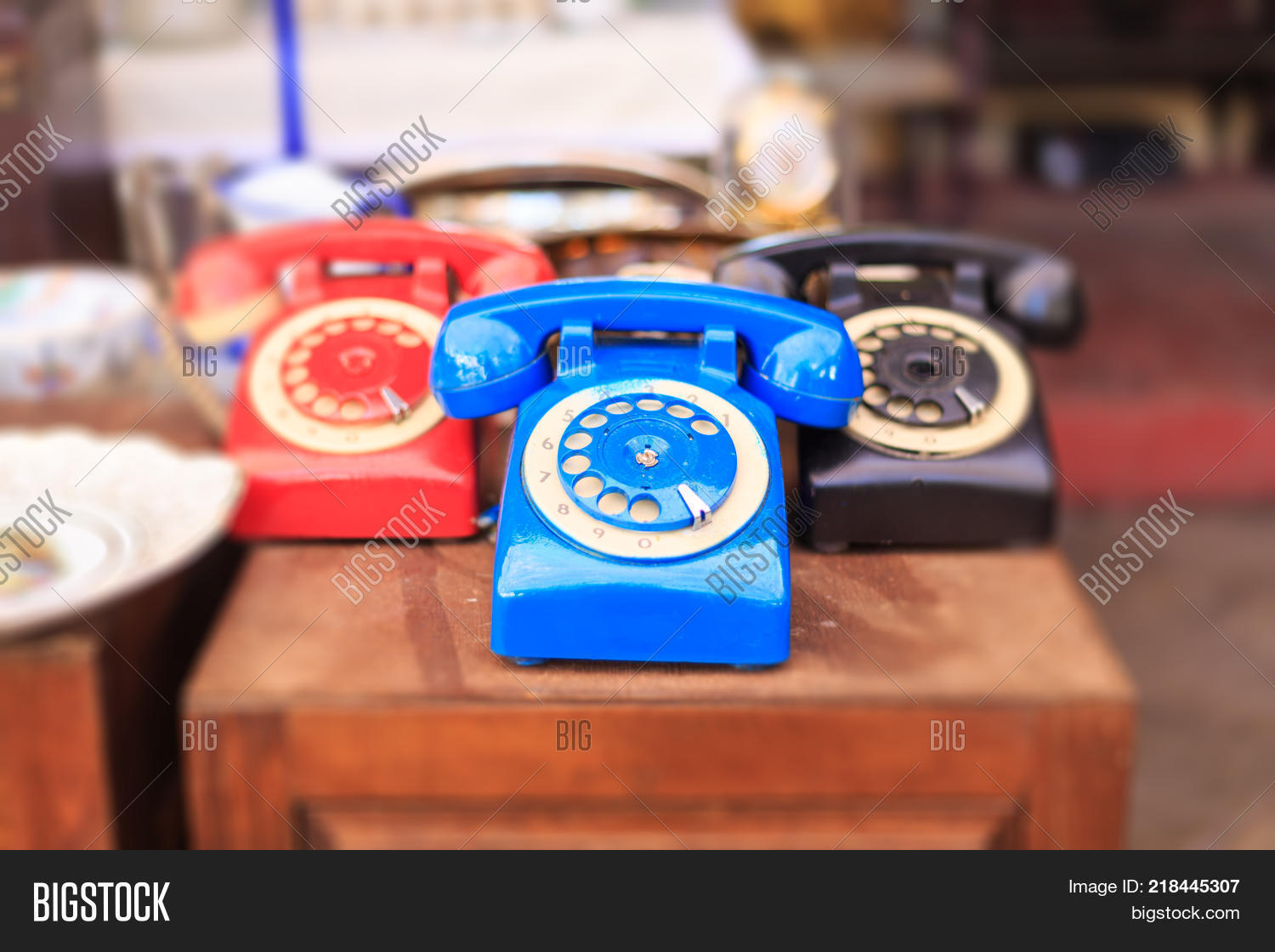 aged,antique,athens,background,black,blue,business,call,classic,color,communication,contact,device,dial,flea,flea market,hand,handset,line,market,monastiraki,nostalgia,number,object,old,old fashioned,open air,outdoor,phones,receiver,red,retro,rotary,second,second hand,shopping,style,symbol,table,technology,telephones,traditional,travel,vintage,wooden