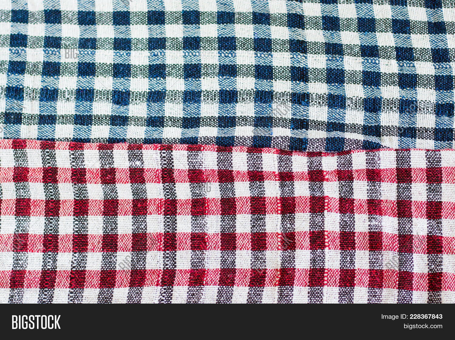 abstract,arab,arabian,arabic,background,bedouin,black,blanket,blue,cloth,concept,cotton,cover,design,east,egypt,fabric,graphic,islamic,kaffiya,kaffiyah,keffiyeh,kufiya,male,man,muslim,palestinian,pattern,red,saudi,scarf,souvenir,symbol,symbolic,textile,texture,traditional,wallpaper,white