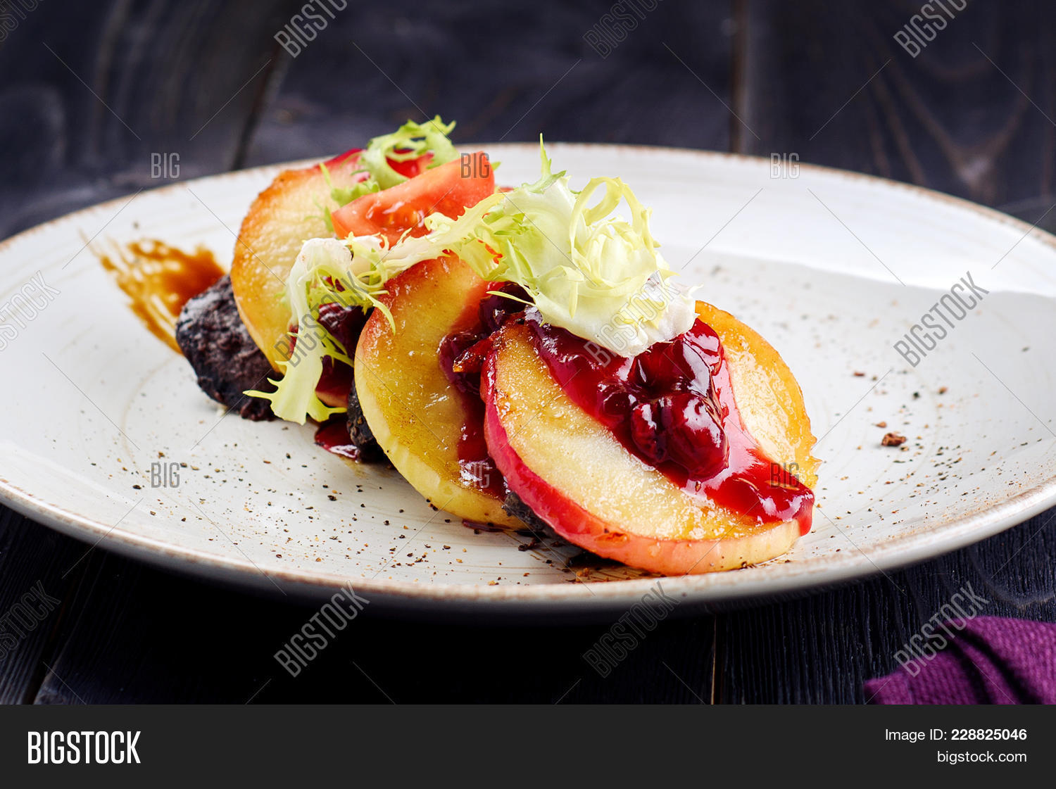 appetizer,appetizing,apple,berry,cafe,caramelized,cherry,christmas,closeup,cooked,cuisine,culinary,delicacy,delicious,dining,dinner,dish,duck,eating,foie,food,french,fresh,fried,gastronomy,goose,gourmet,gras,grilled,healthy,liver,lunch,luxury,meal,meat,menu,nobody,pepper,plate,portion,restaurant,roasted,salad,sauce,slice,snack,table,tomato,vegetable,white