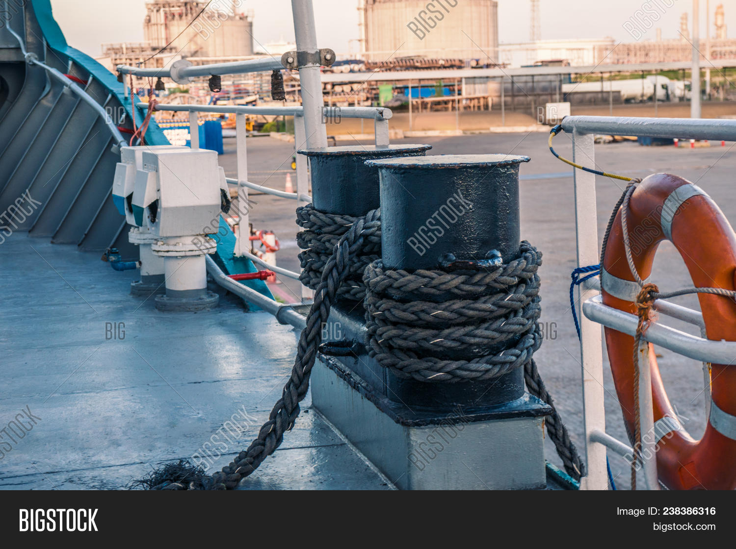 aft,anchor,area,background,bitt,bollard,brake,cable,construction,cord,crane,dangerous,deck,device,drum,electrical,engage,equipment,forecastle,forward,gear,grey,job,large,line,marine,metal,mooring,motor,order,poop,port,red,reel,rope,routine,rusty,safety,sea,ship,strong,vessel,winch,windlass,worn,yellow
