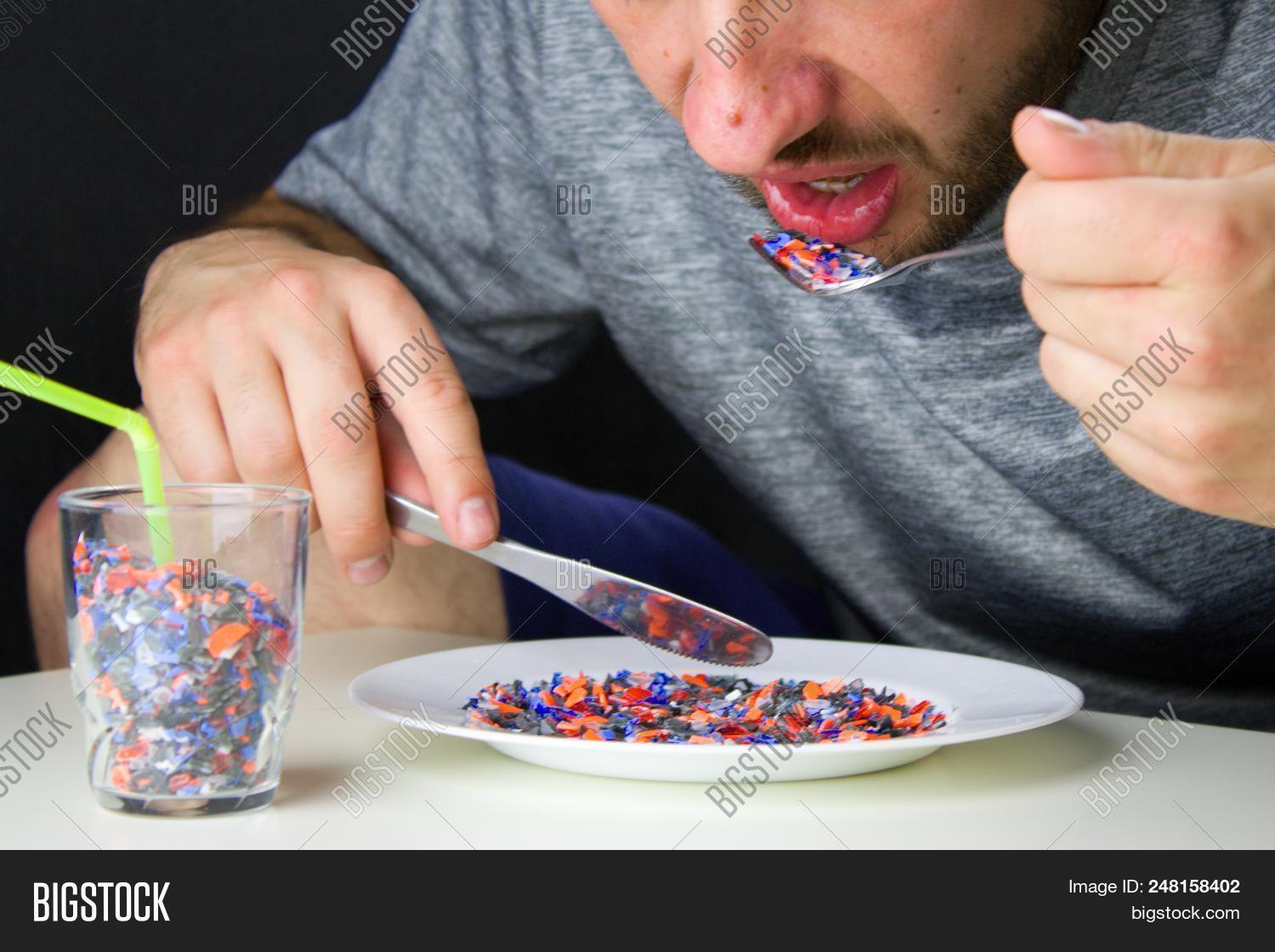 answer,cancer,caution,caveat,contains,crushed,danger,death,drink,eat,ecology,environment,food,fork,from,full,glass,health,help,knife,leaking,life,multicolored,people,phthalates,pieces,plastic,plate,poison,poisonous,polychromatic,problem,recycle,recycled,recycling,restrictions,social,solution,stop,straw,substances,threat,toxic,use,warning,white,young