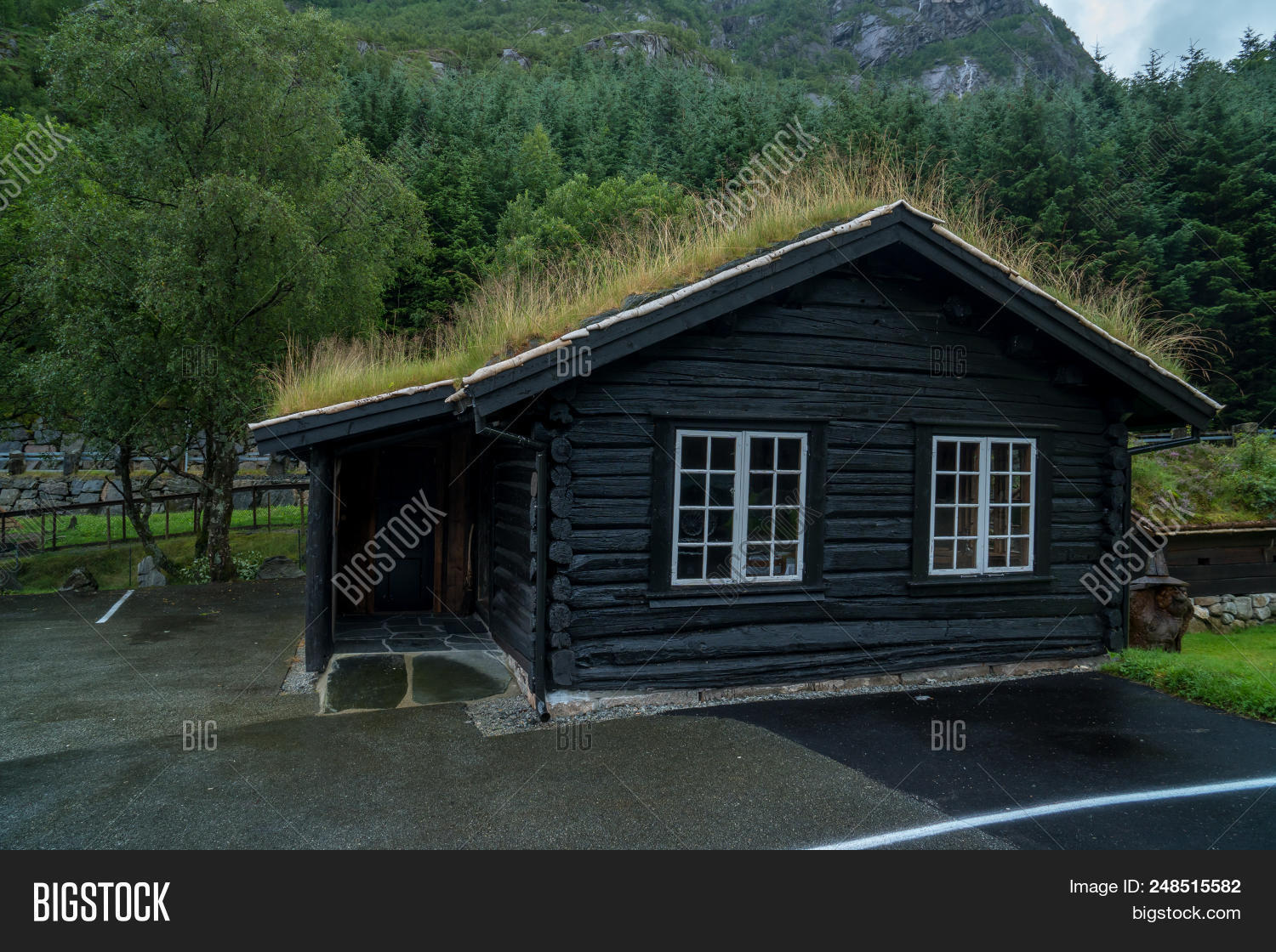agricultural,agriculture,barrack,bergen,cabin,cold,country,dump,farm,farmhouse,fjord,freeze,geiranger,grass,grassroof,green,hay,home,house,hove,hut,hytter,insulate,isolate,isolation,kristiansund,landscape,nature,nordic,north,norway,norwegian,old,oslo,roof,row,save,scandinavian,shack,shanty,shed,sky,stavanger,warm,water,wild,winter,wood,wooden