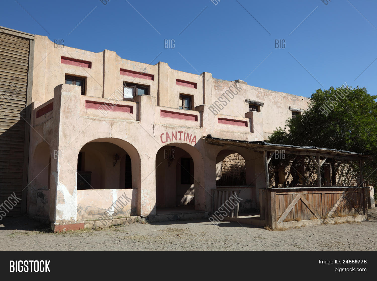 abandoned,adobe,architecture,cantina,ghost,grunge,grungy,indigenous,latin,mexican,mexico,nobody,pueblo,restaurant,town,tribal,village